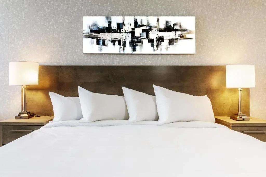 Bed in Repotel Henri IV Québec