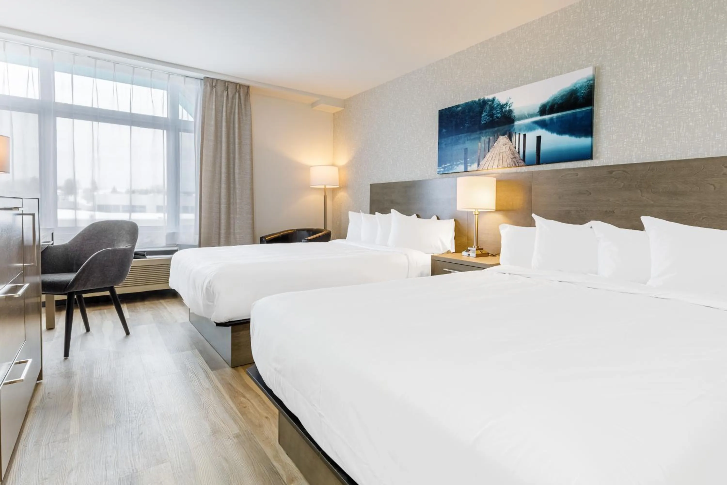 Bedroom, Bed in Repotel Henri IV Québec