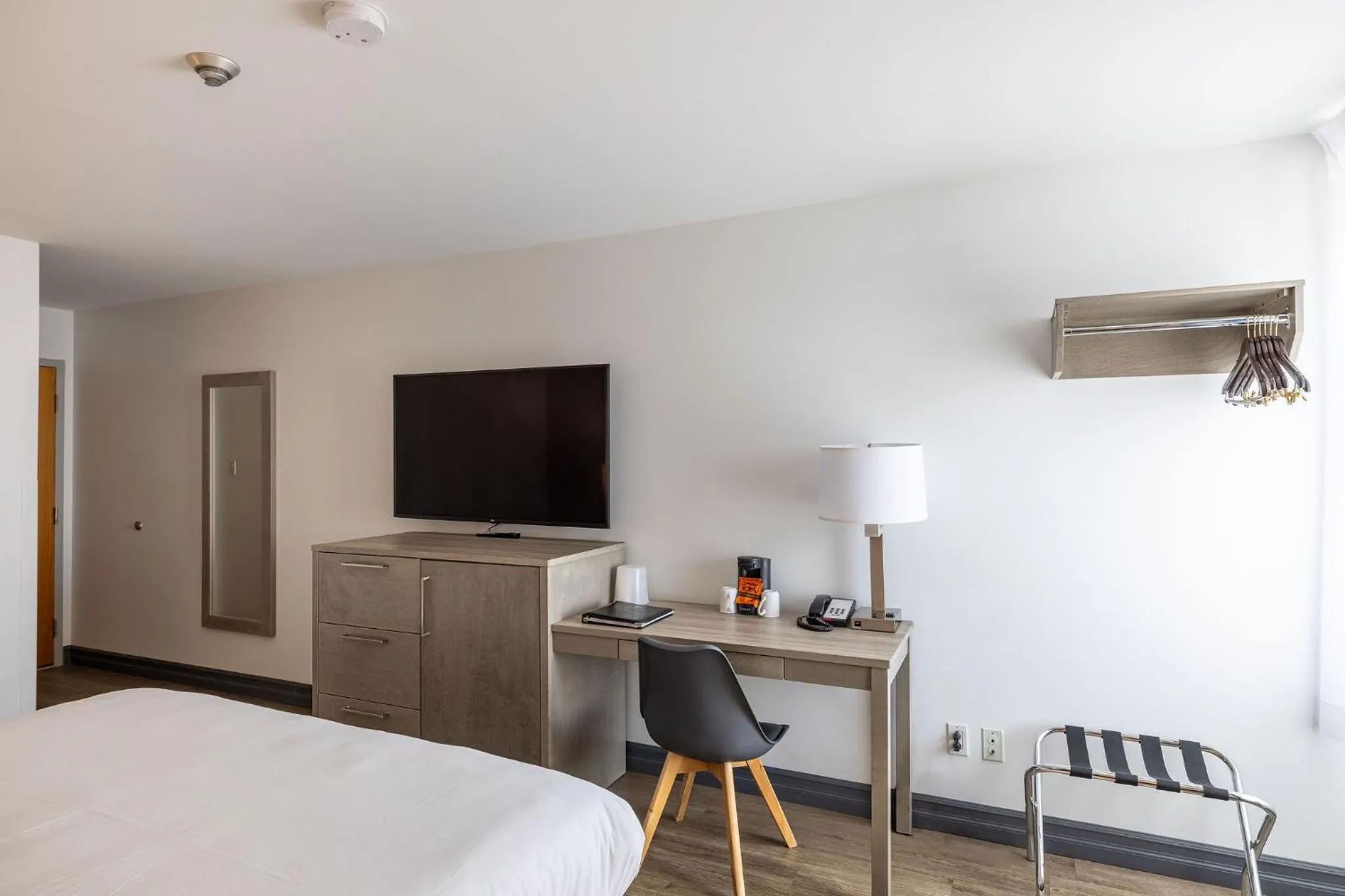 Bed in Repotel Henri IV Québec