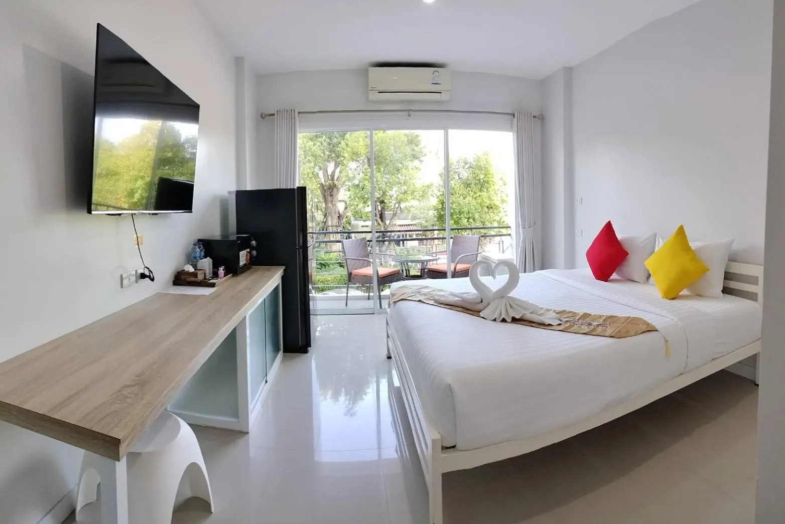 Bed in UR The Private Huahin