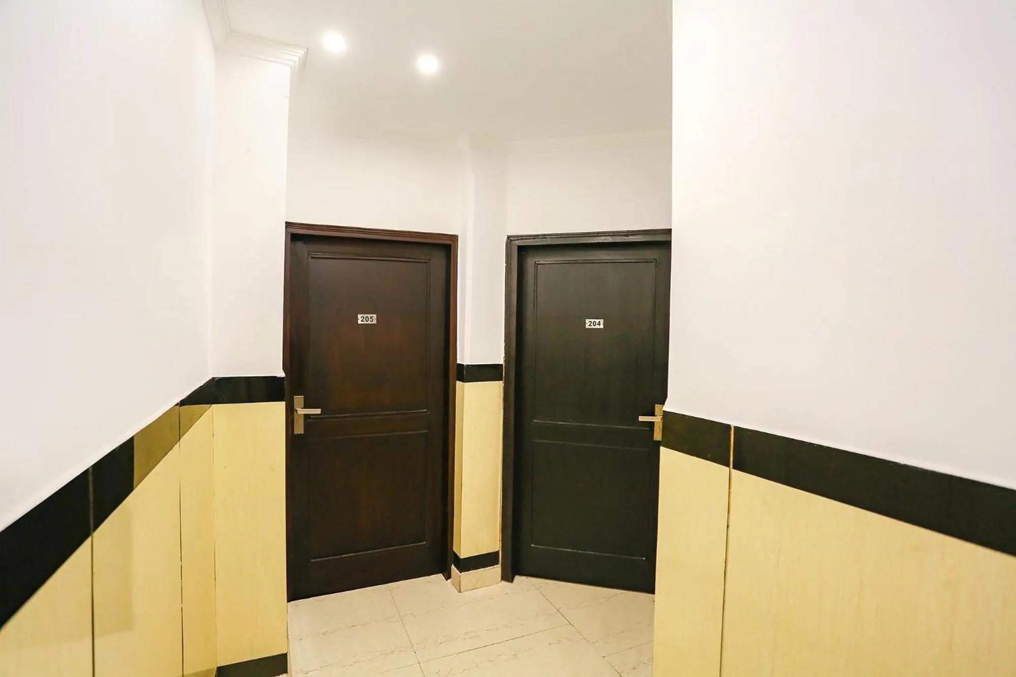 Lobby or reception in FabExpress Lloyd House