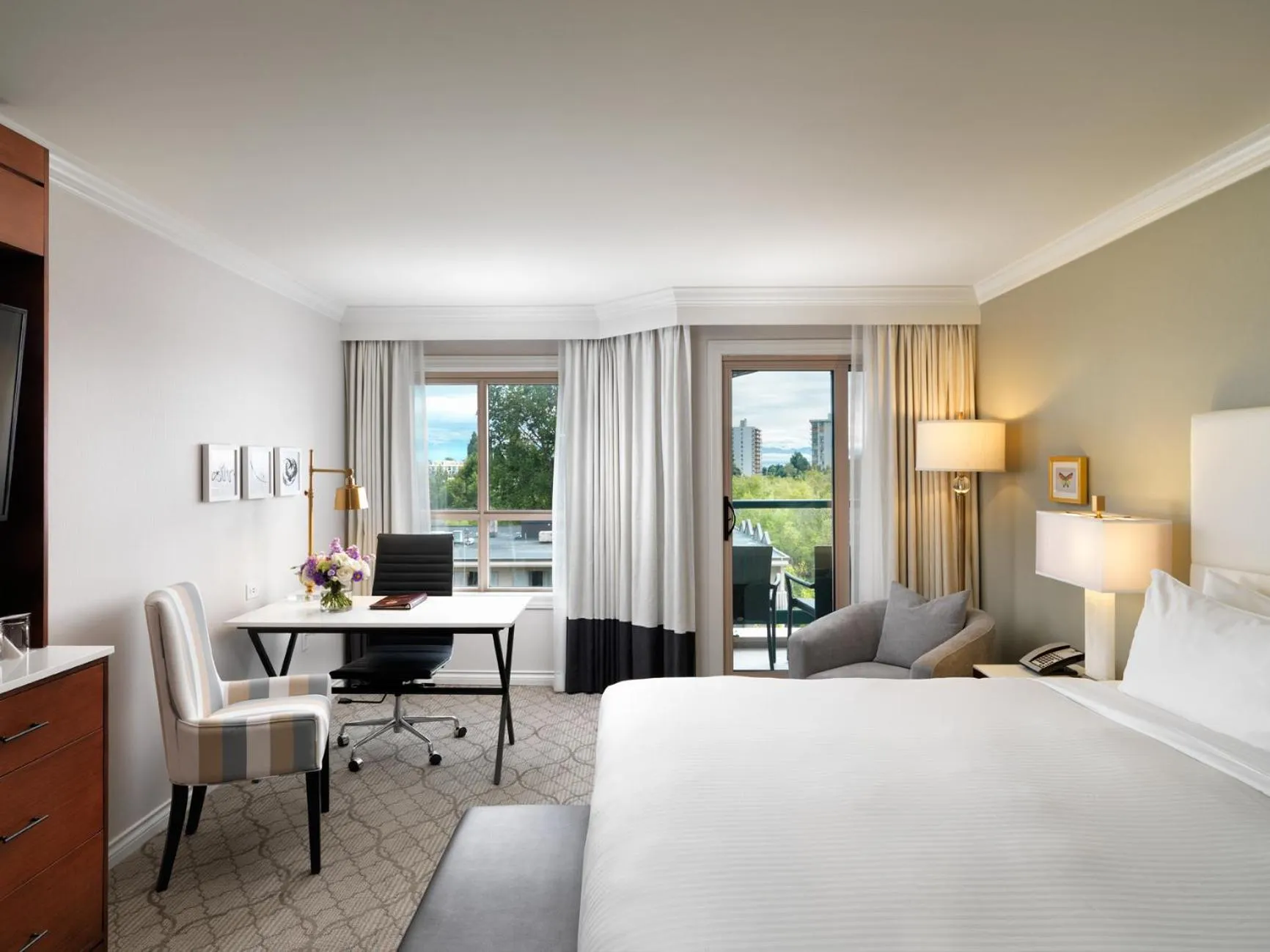 Bed in Hotel Grand Pacific