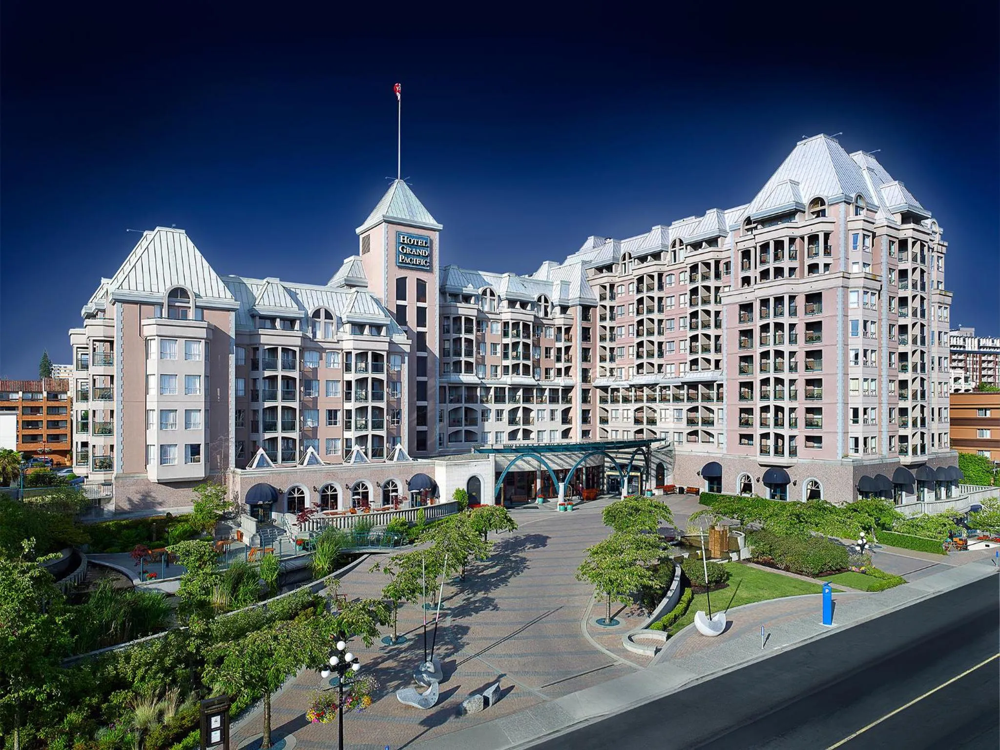 Facade/entrance in Hotel Grand Pacific