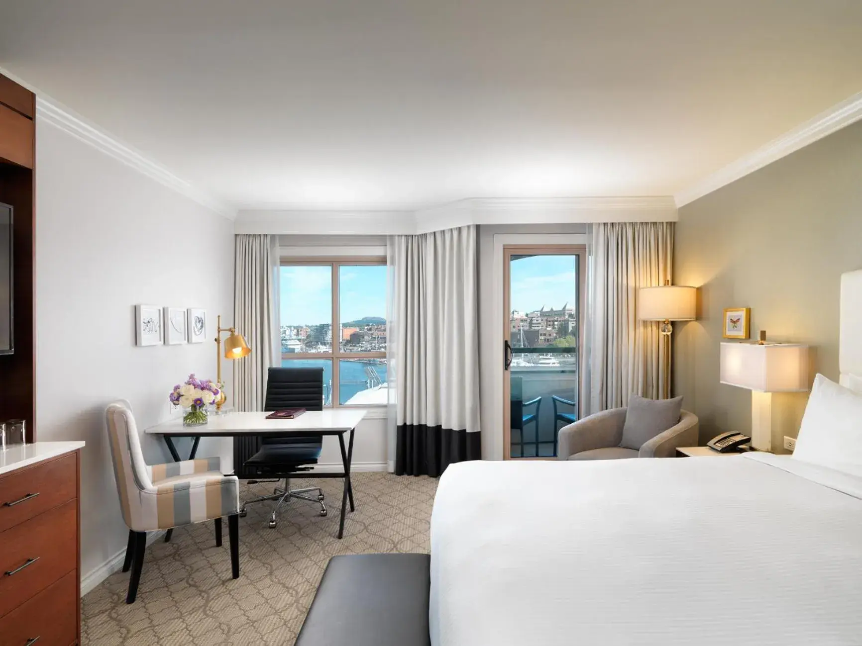 Signature Harbor View Room: King Bed in Hotel Grand Pacific Signature Harbor View Room: King Bed in Hotel Grand Pacific