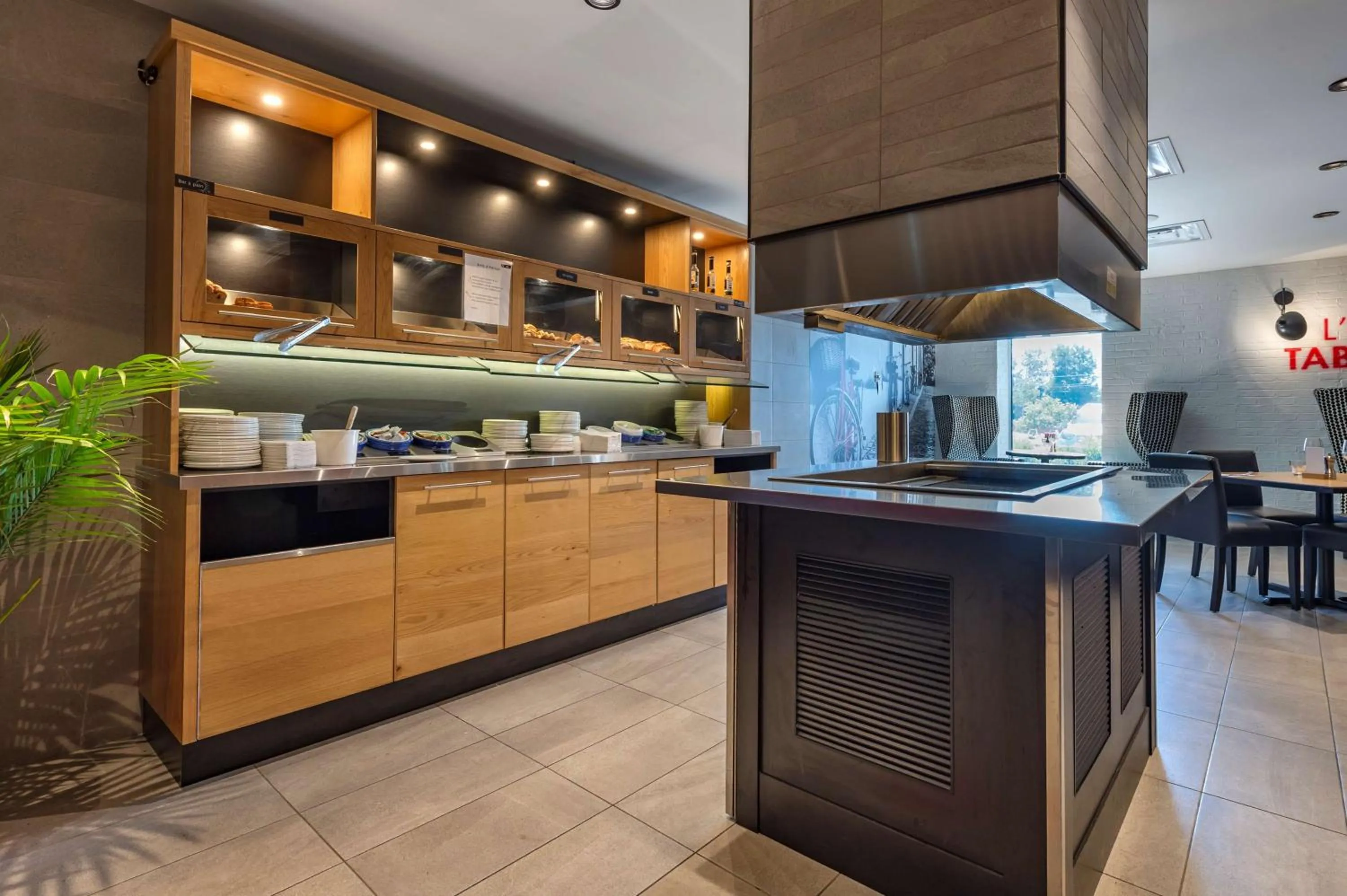 Restaurant/places to eat in Best Western Hotel Universel Drummondville