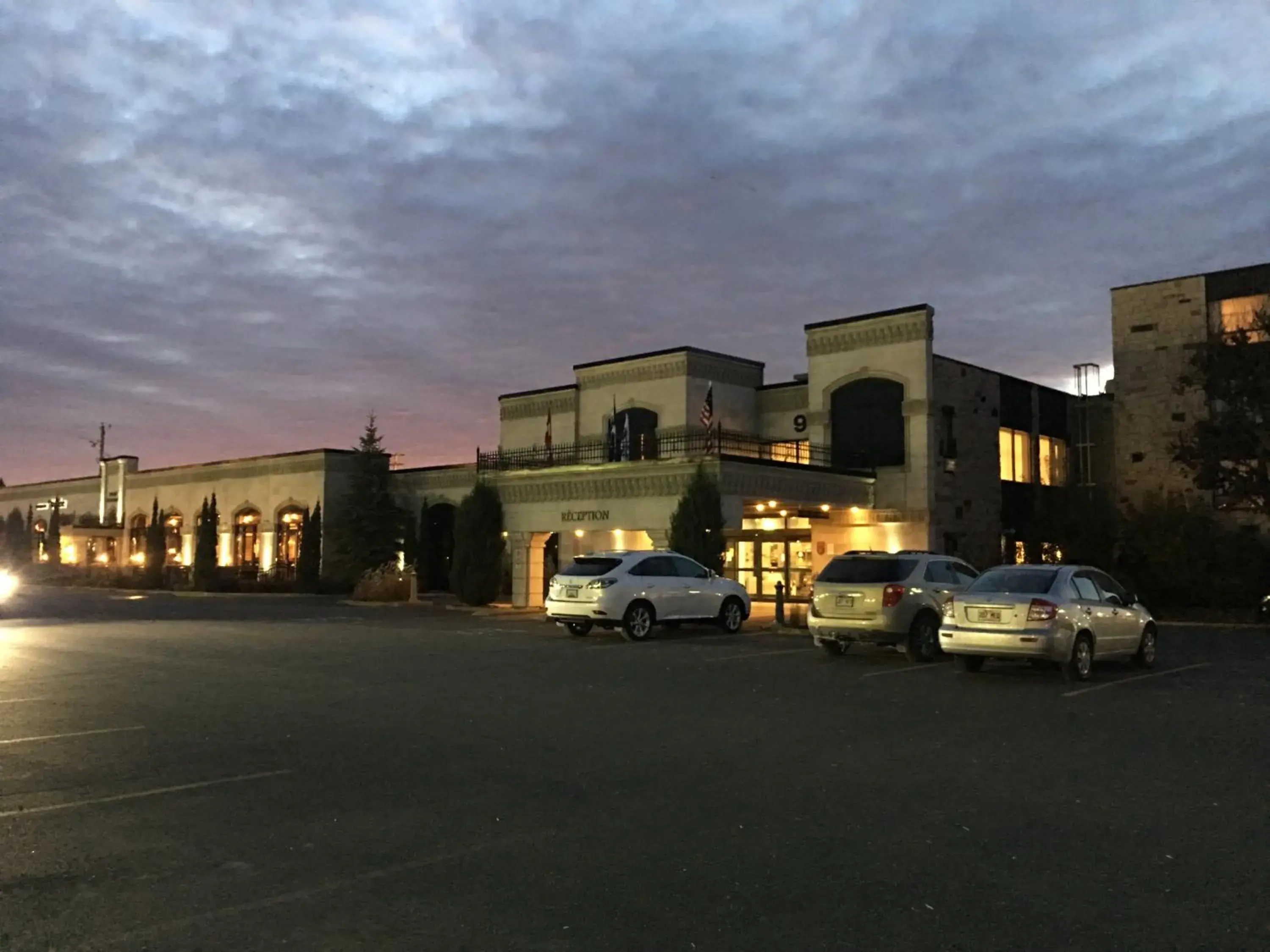 Property building in Best Western Hotel Universel Drummondville Property building in Best Western Hotel Universel Drummondville