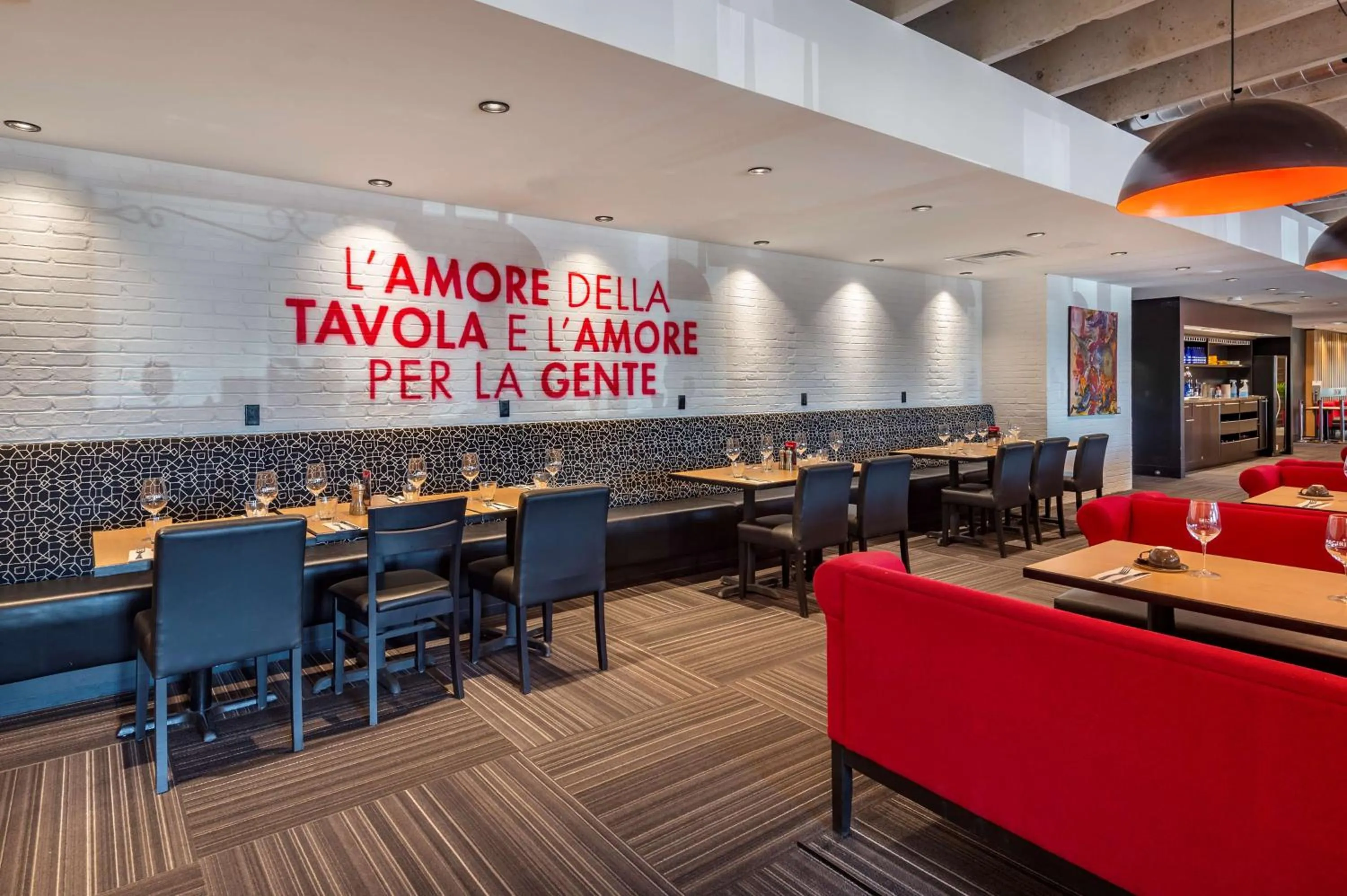 Restaurant/places to eat in Best Western Hotel Universel Drummondville