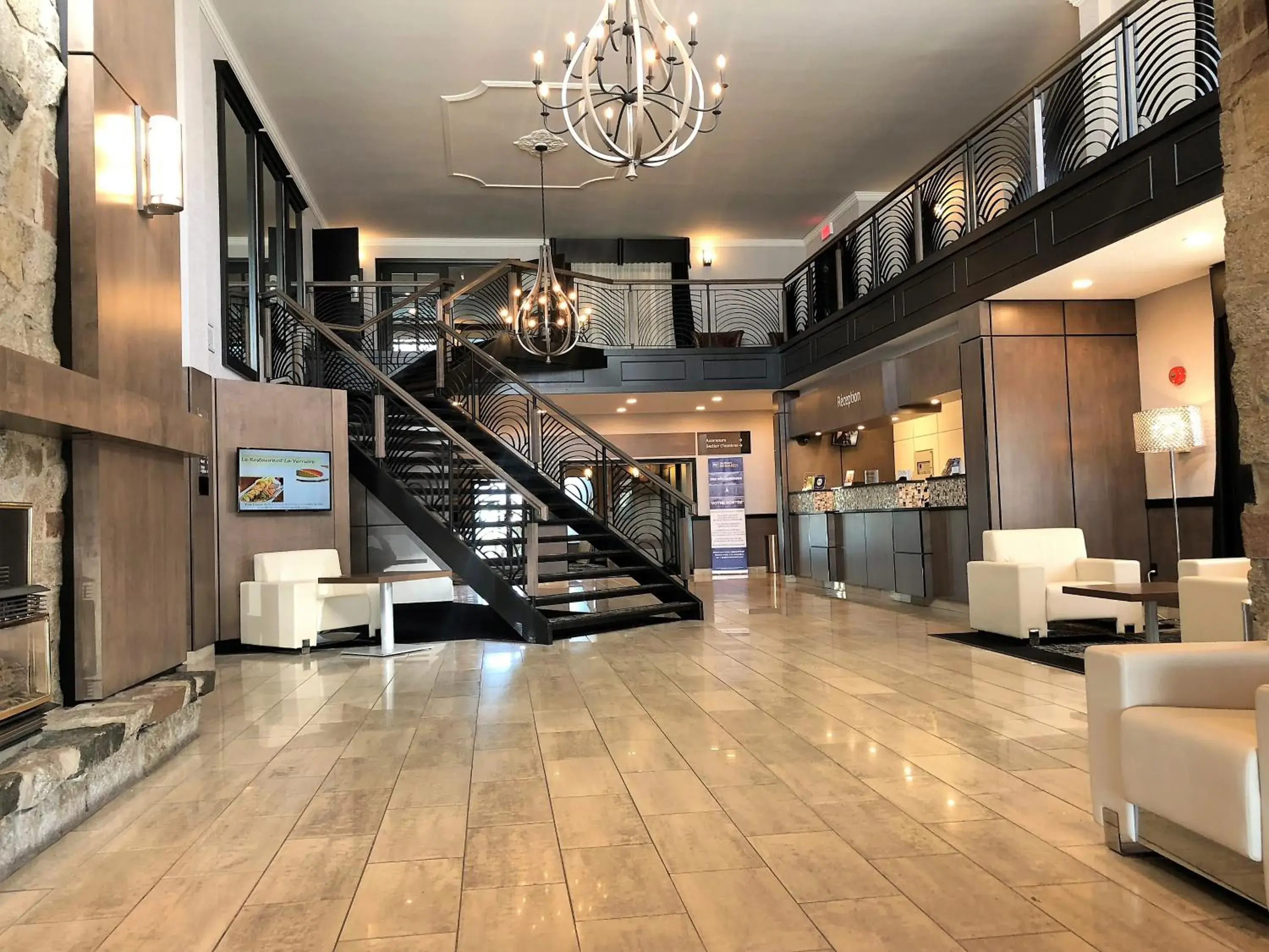 Lobby or reception in Best Western Hotel Universel Drummondville Lobby or reception in Best Western Hotel Universel Drummondville