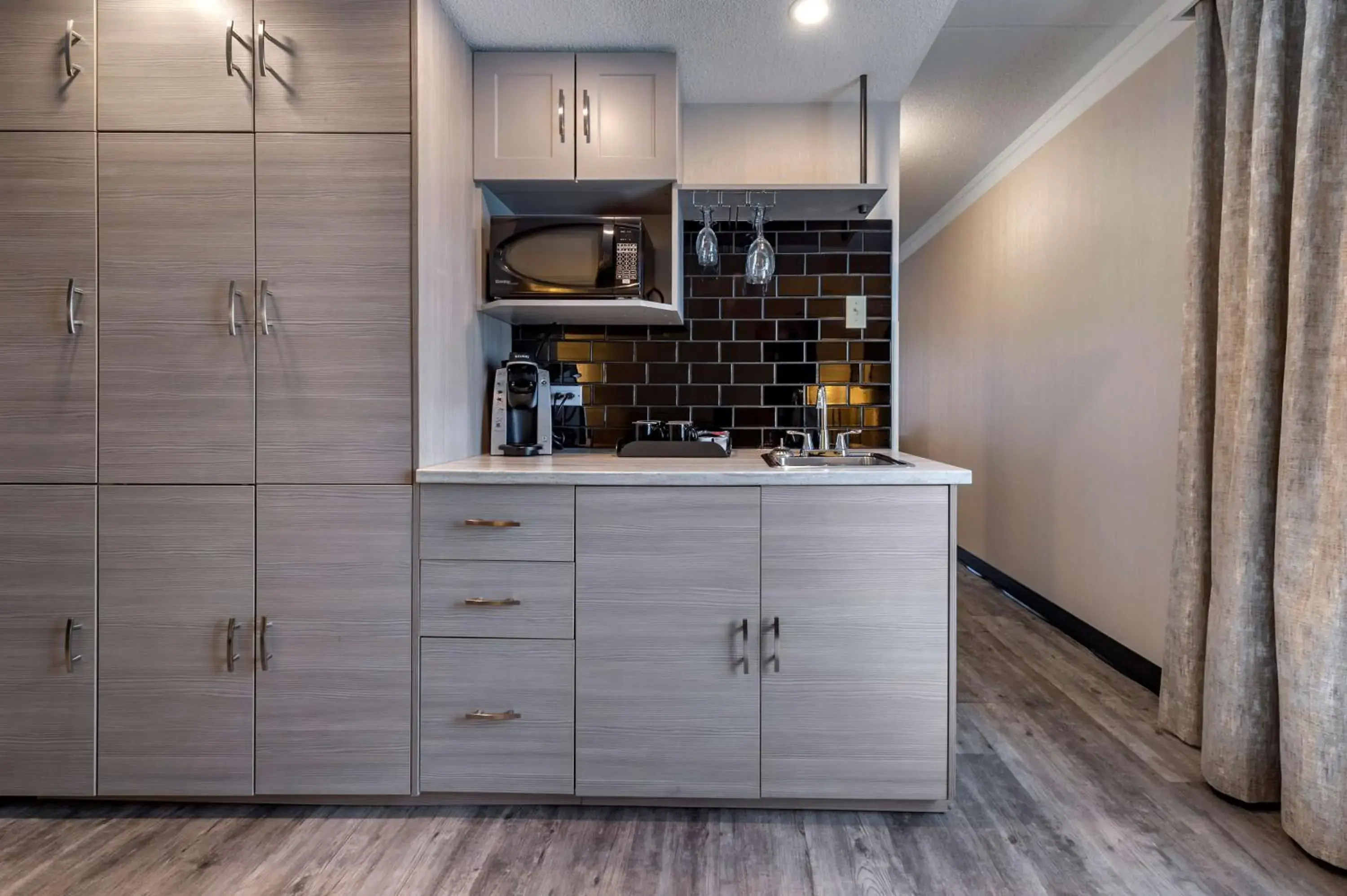 Bedroom in Best Western Hotel Universel Drummondville Bedroom in Best Western Hotel Universel Drummondville