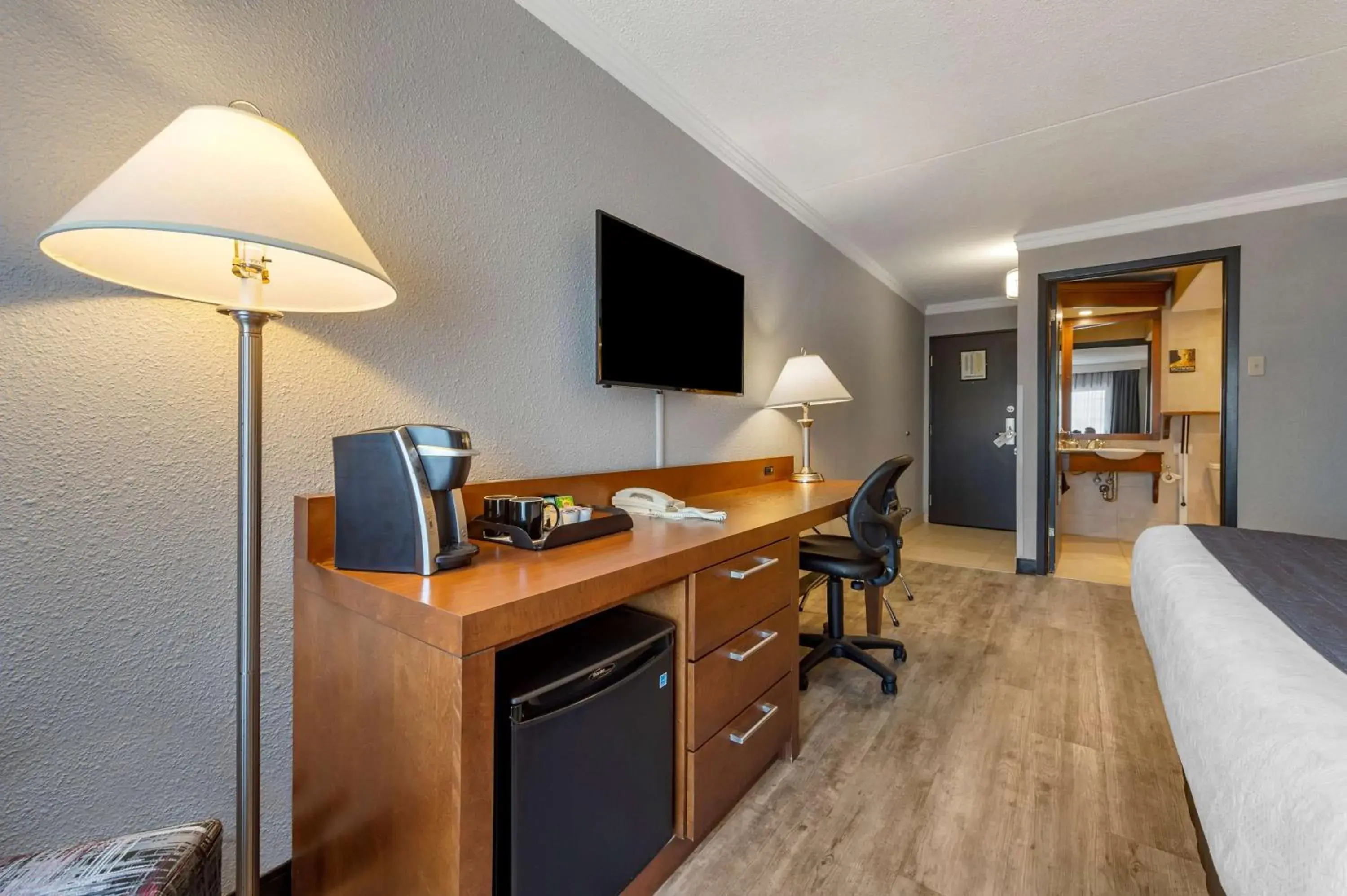 Bedroom in Best Western Hotel Universel Drummondville Bedroom in Best Western Hotel Universel Drummondville