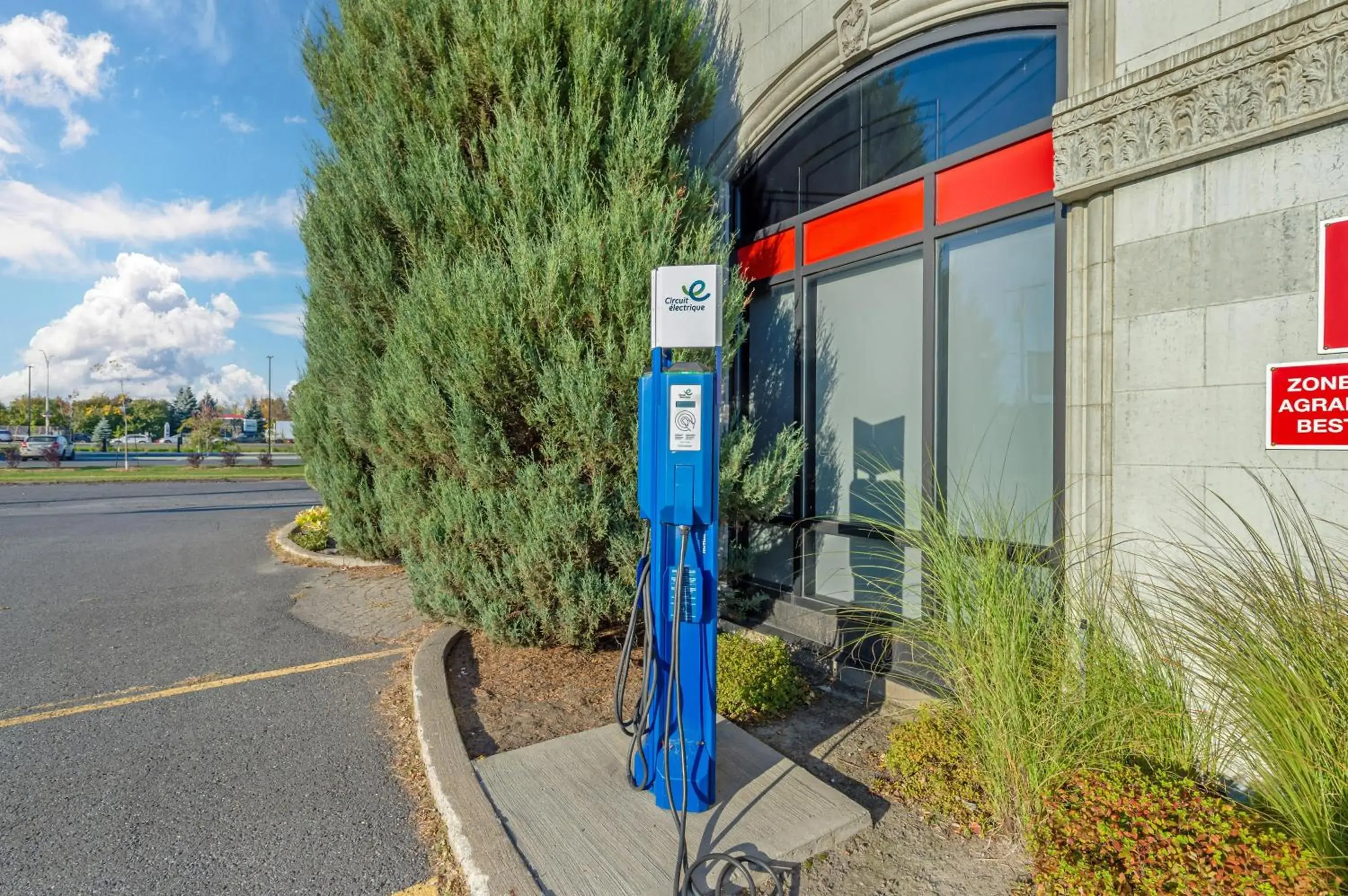 Property building in Best Western Hotel Universel Drummondville Property building in Best Western Hotel Universel Drummondville