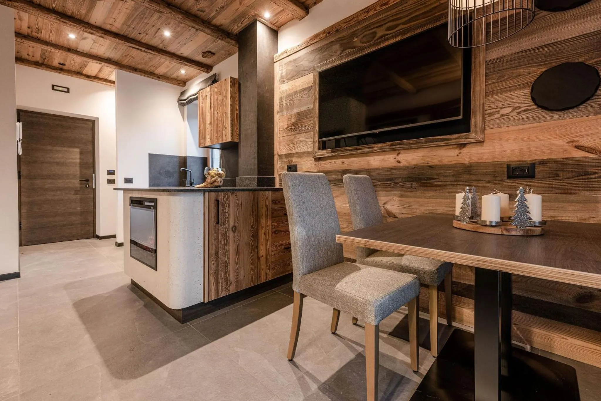 TV and multimedia in Nidaris - Luxury Private Spa Suites