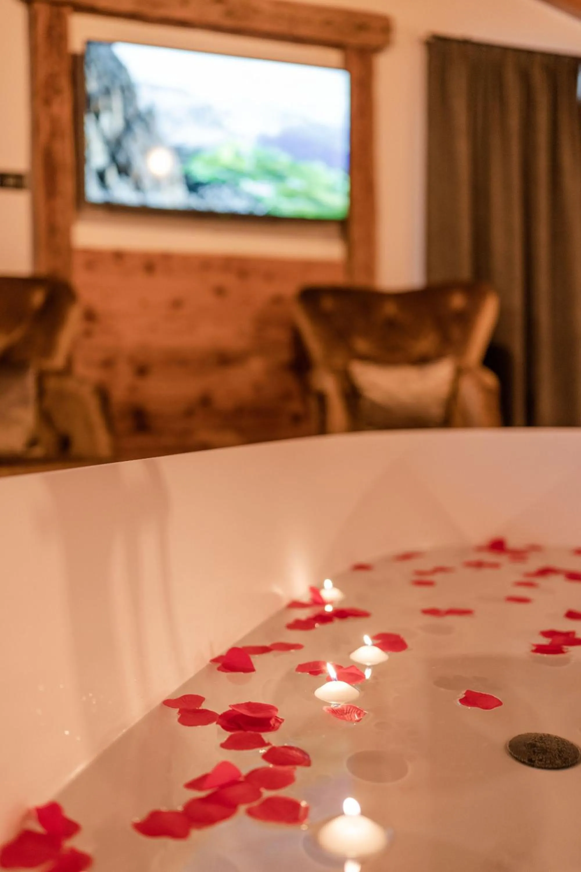 Bath in Nidaris - Luxury Private Spa Suites