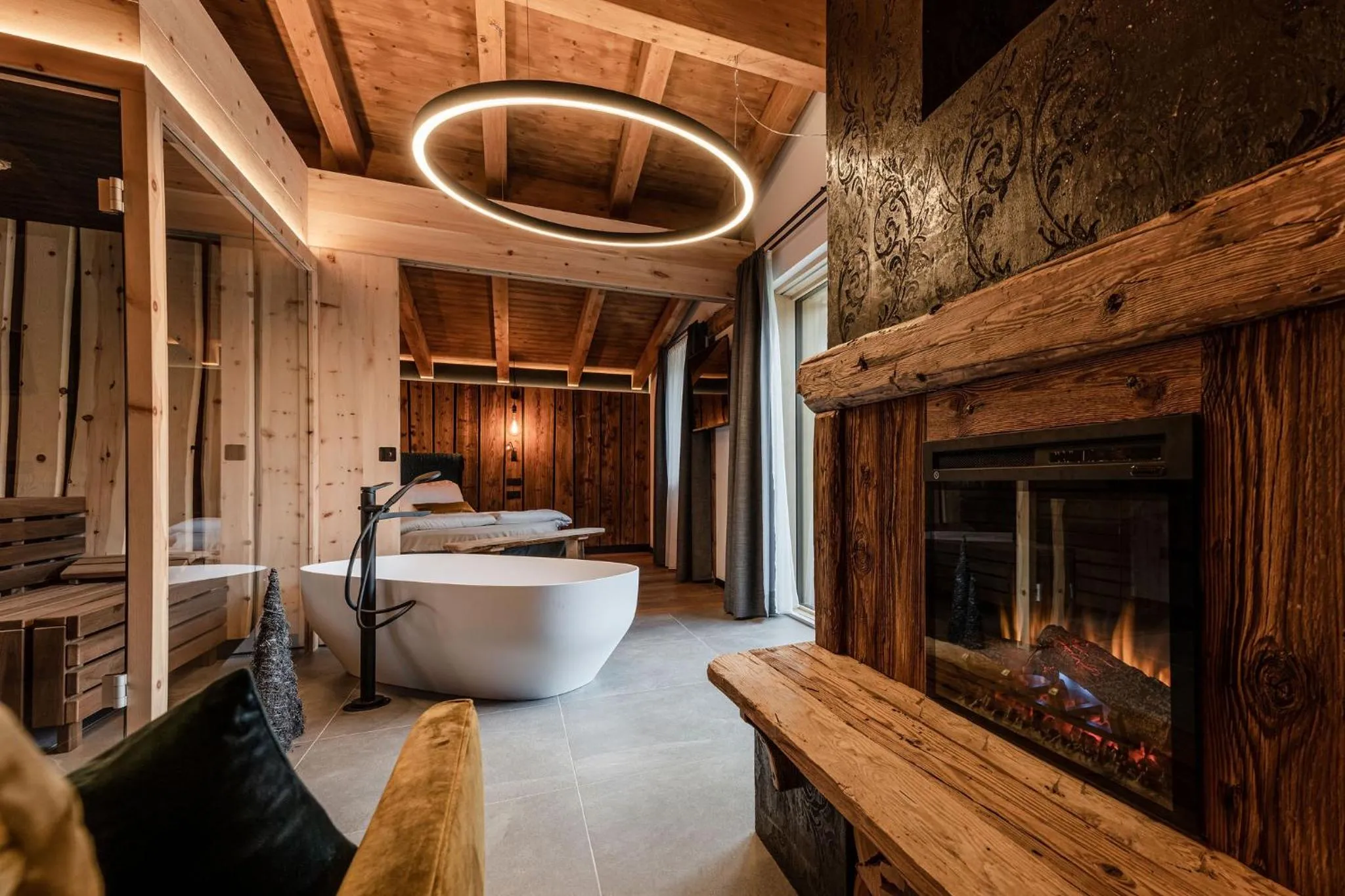Bed in Nidaris - Luxury Private Spa Suites