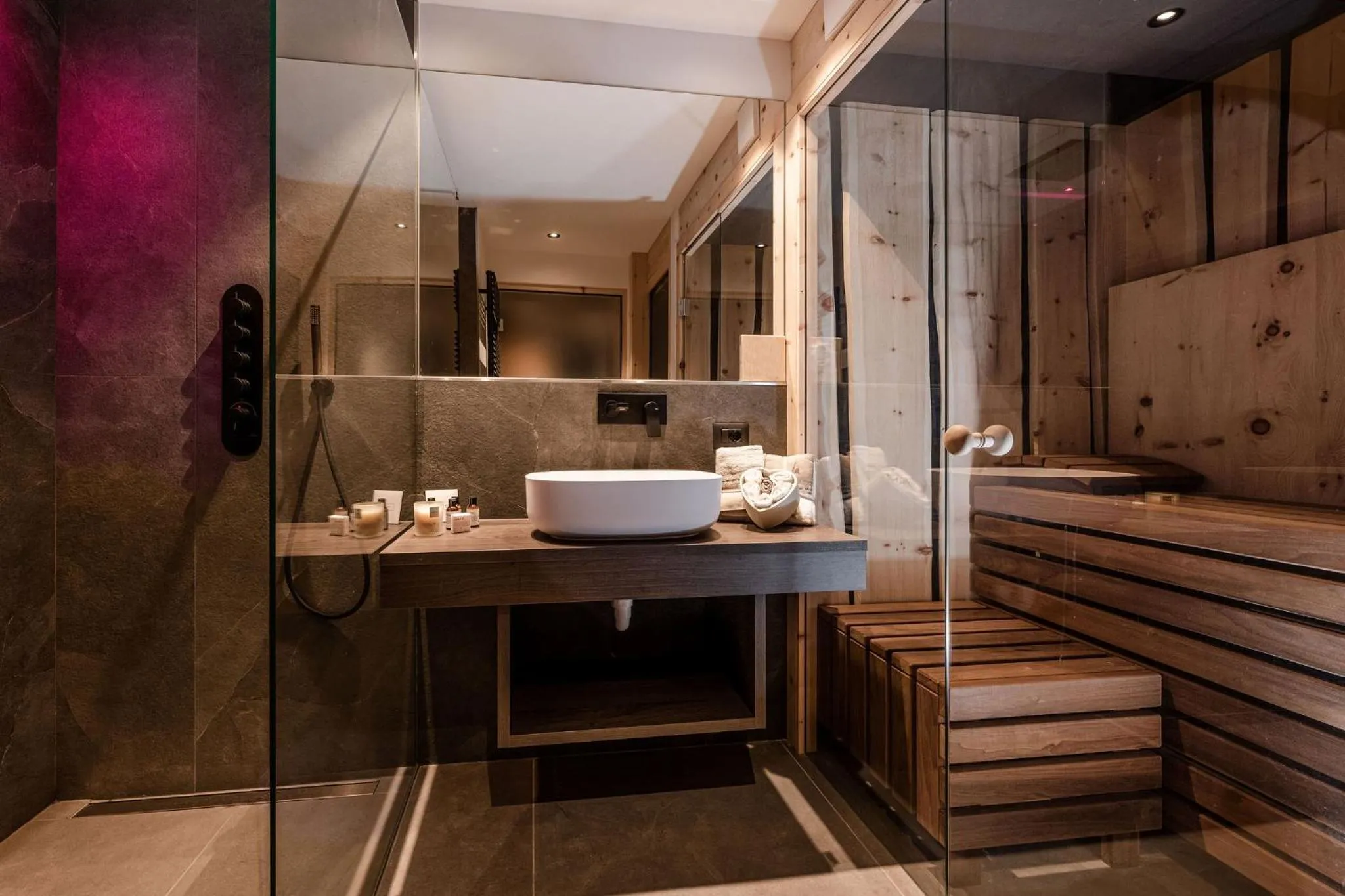 Shower in Nidaris - Luxury Private Spa Suites