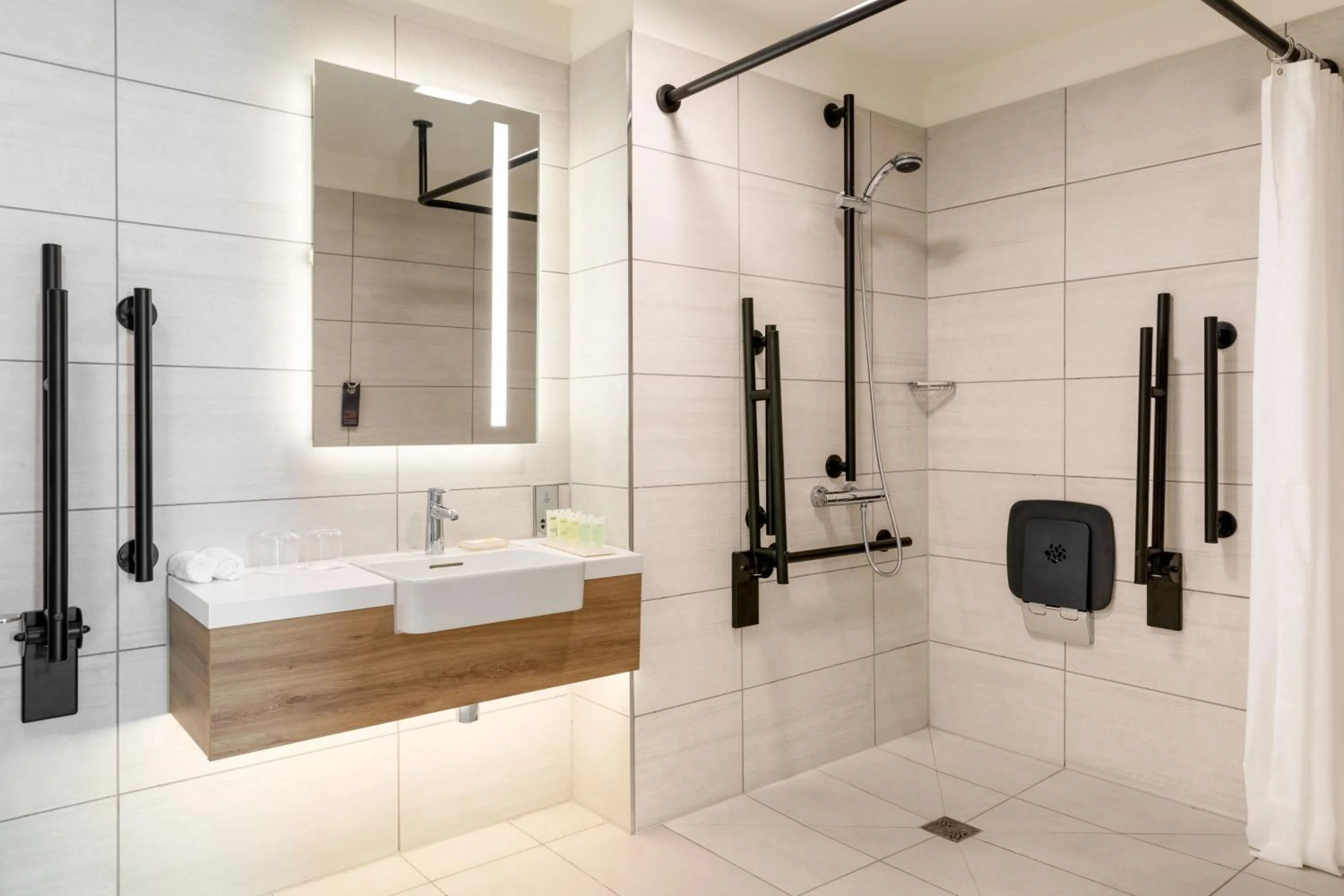 Bathroom in Courtyard by Marriott Glasgow SEC