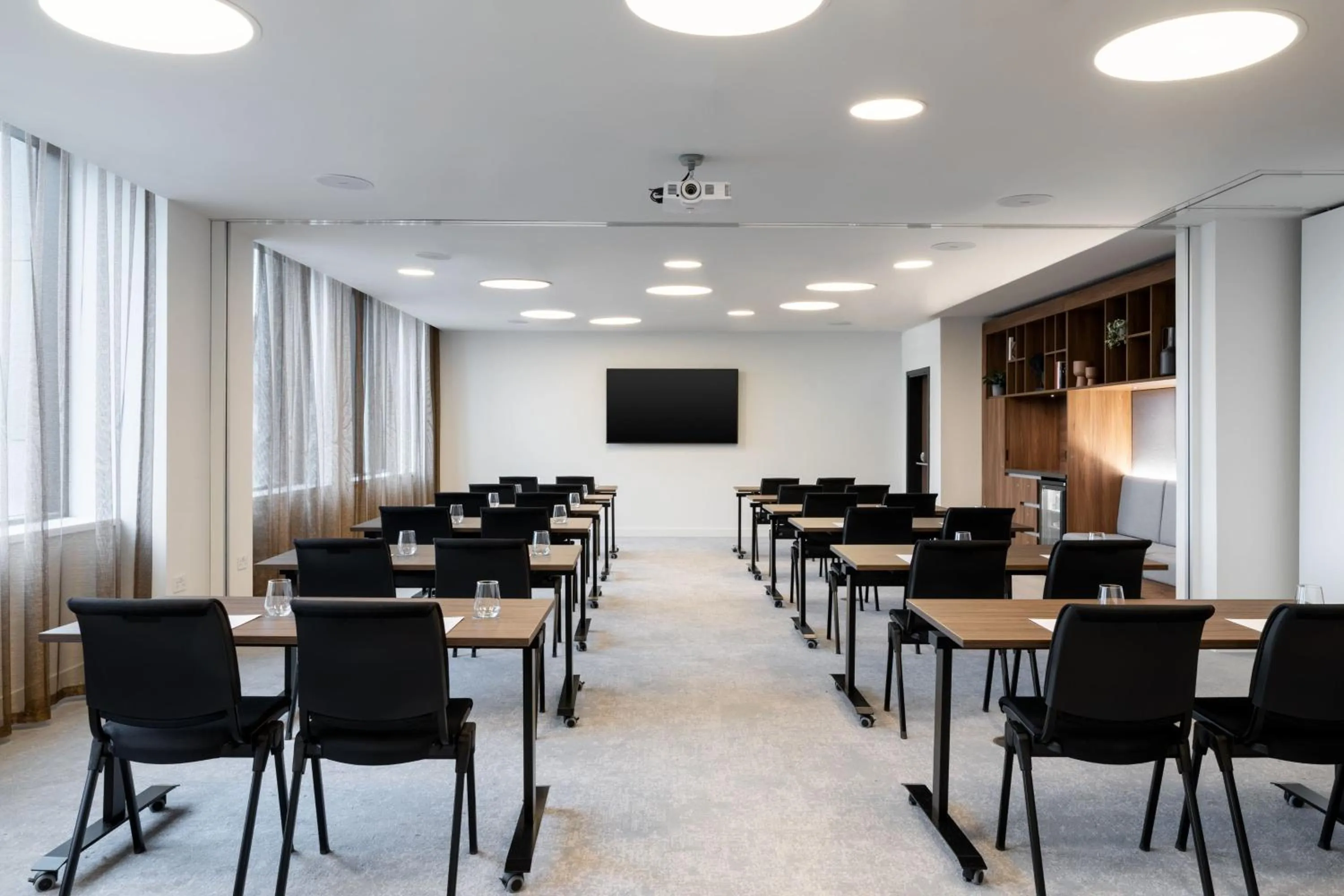 Meeting/conference room in Courtyard by Marriott Glasgow SEC