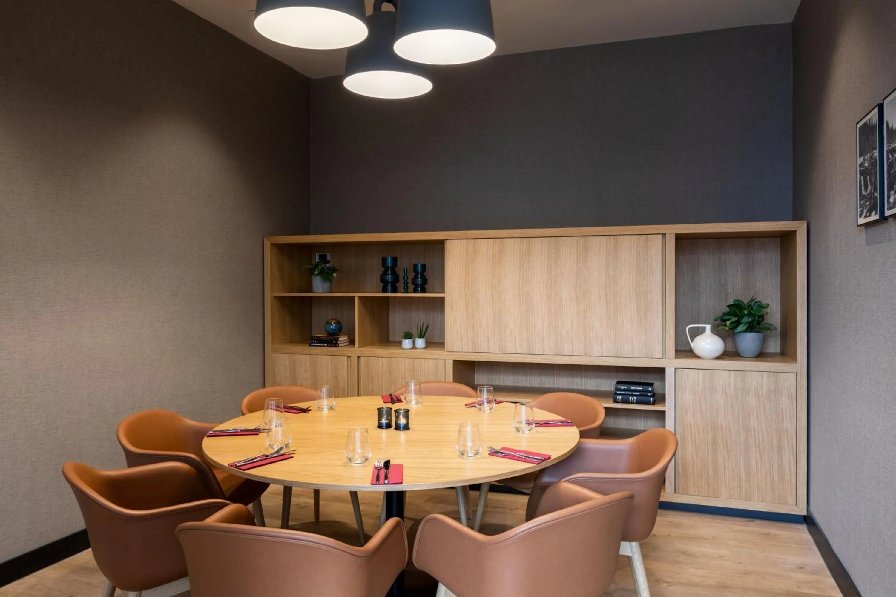Restaurant/places to eat in Courtyard by Marriott Glasgow SEC