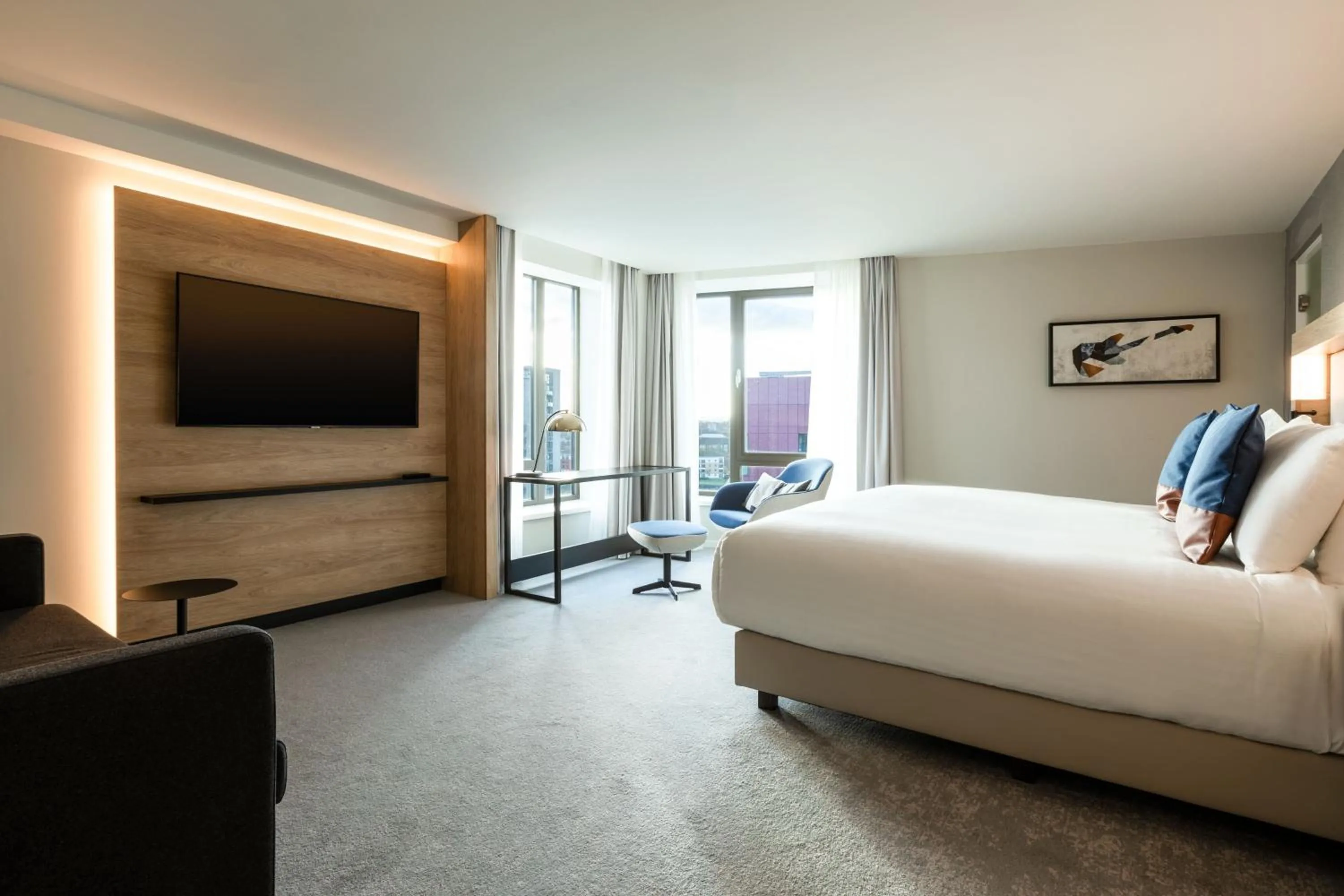 Photo of the whole room, Bed in Courtyard by Marriott Glasgow SEC