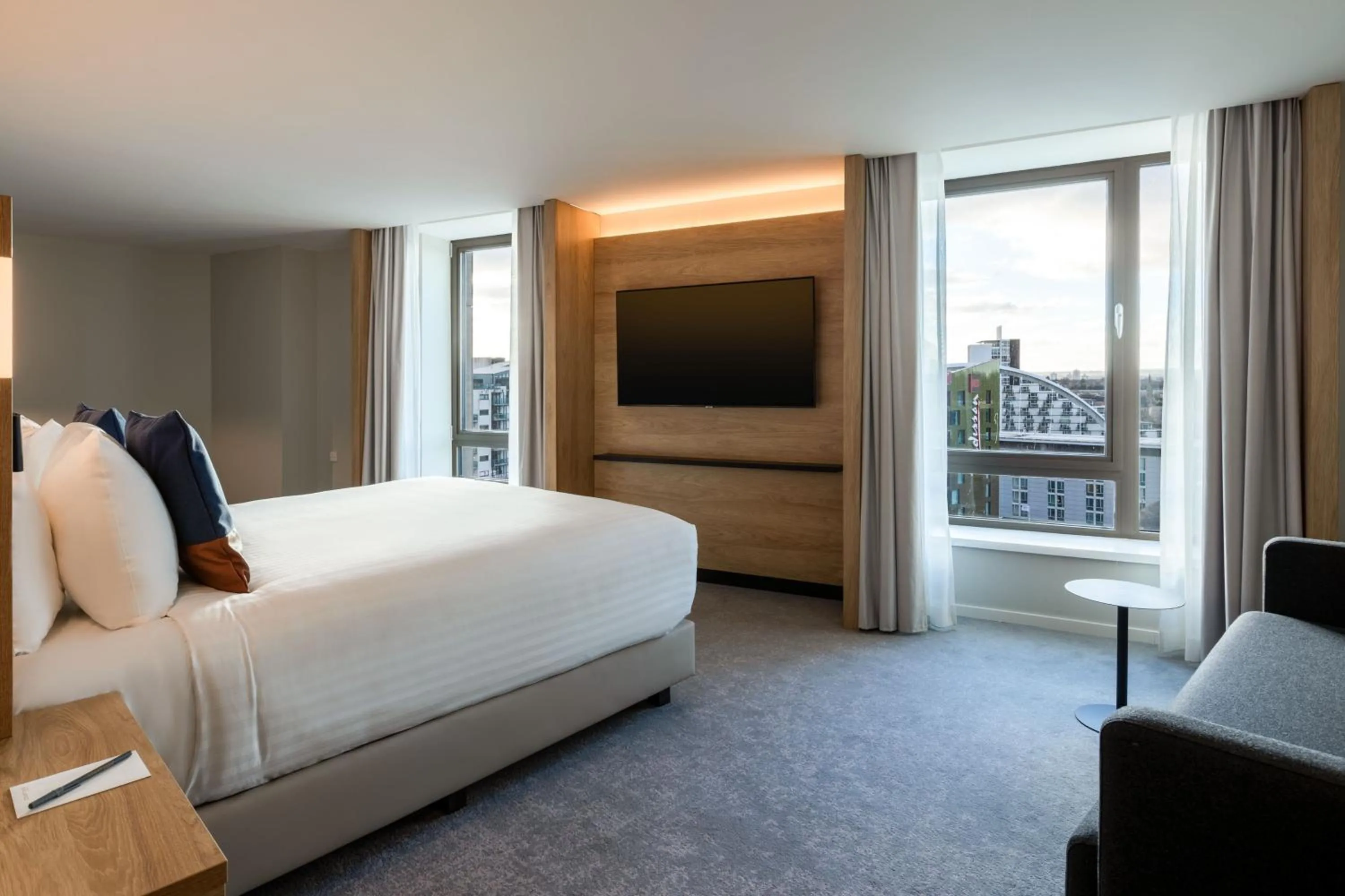 Photo of the whole room, Bed in Courtyard by Marriott Glasgow SEC