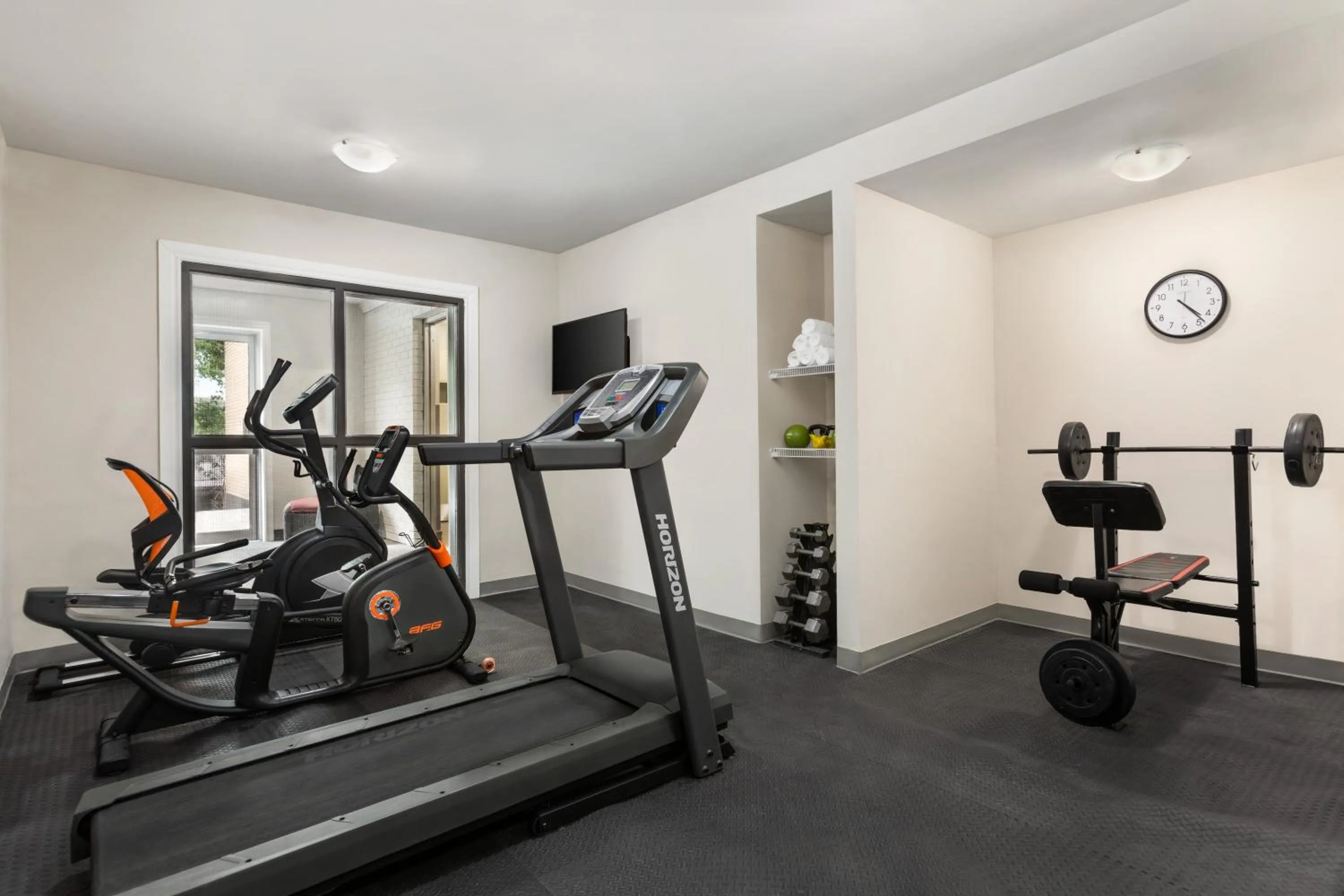 Fitness centre/facilities in Days Inn by Wyndham Montreal East