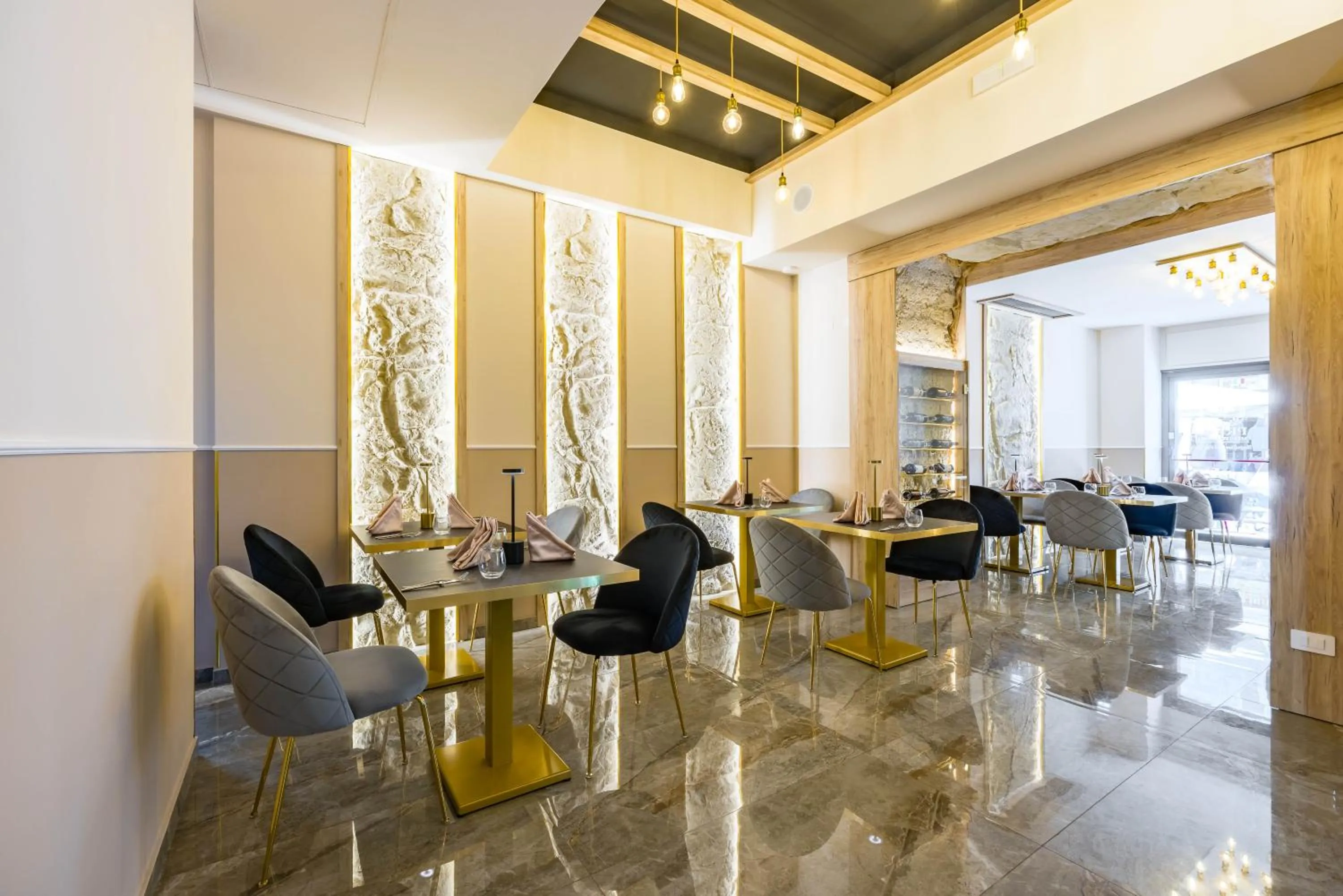 Restaurant/places to eat in Sant'Angelo Suites