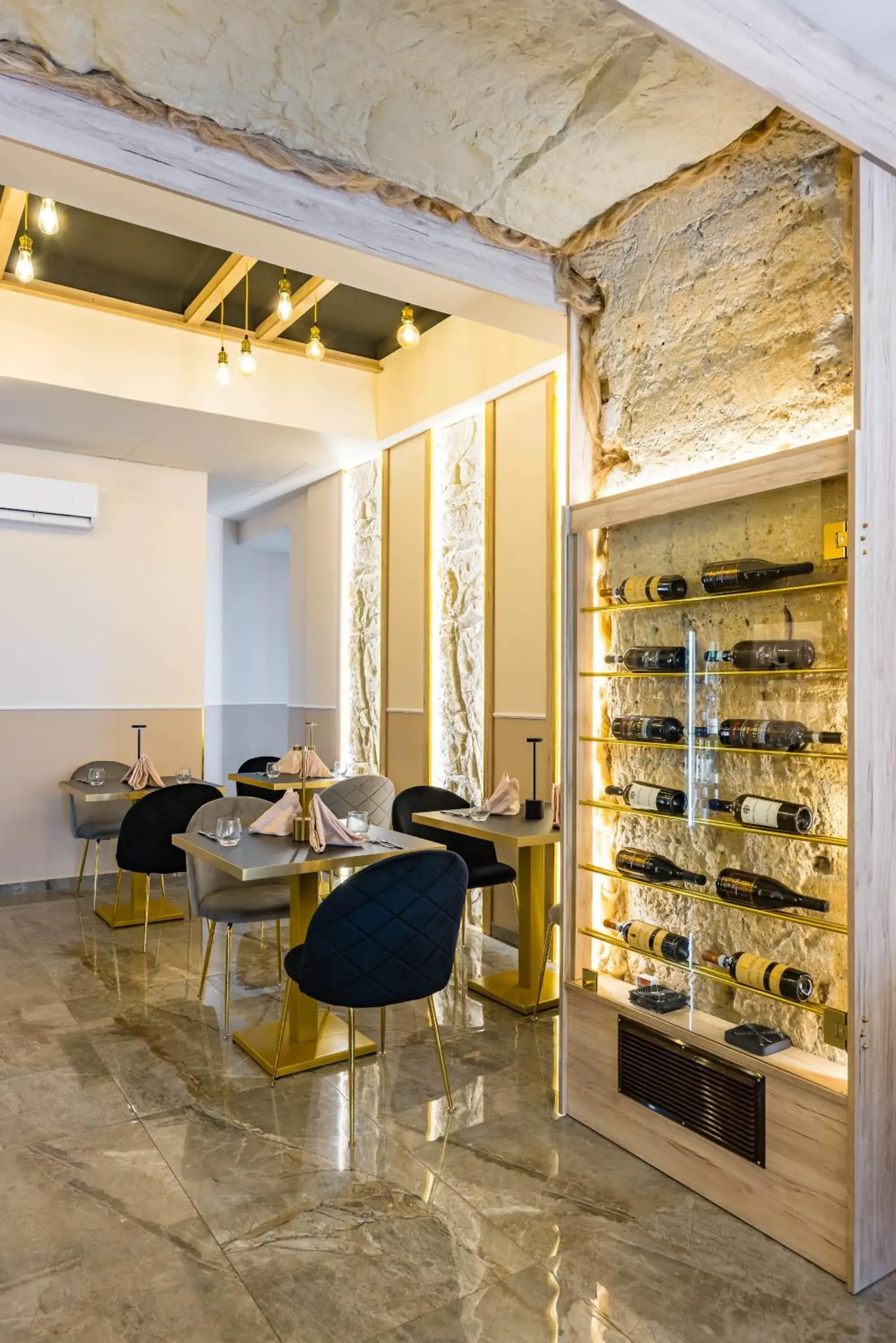 Restaurant/places to eat in Sant'Angelo Suites Restaurant/places to eat in Sant'Angelo Suites