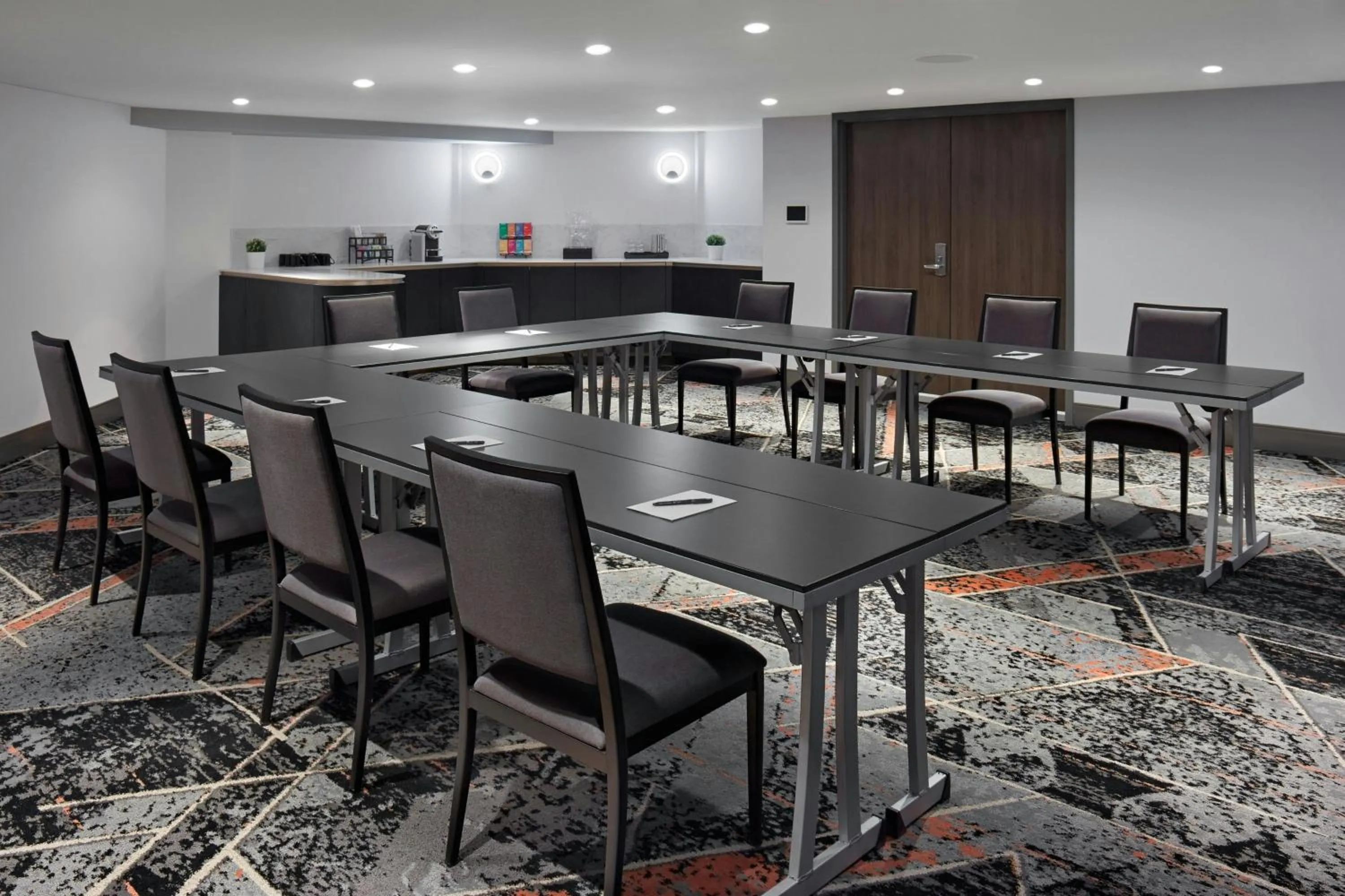 Meeting/conference room in Delta Hotels by Marriott Quebec
