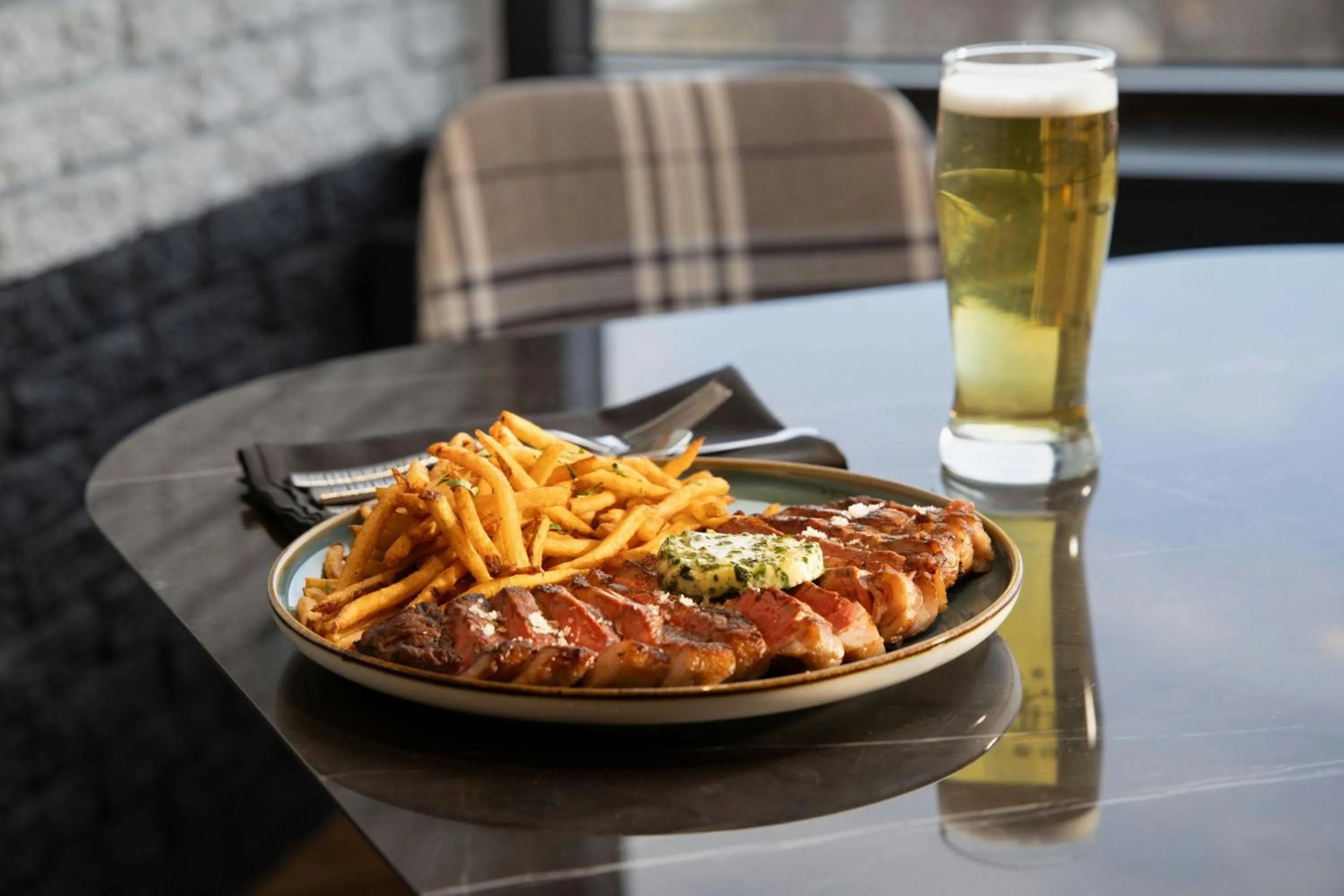 Restaurant/places to eat in Delta Hotels by Marriott Quebec