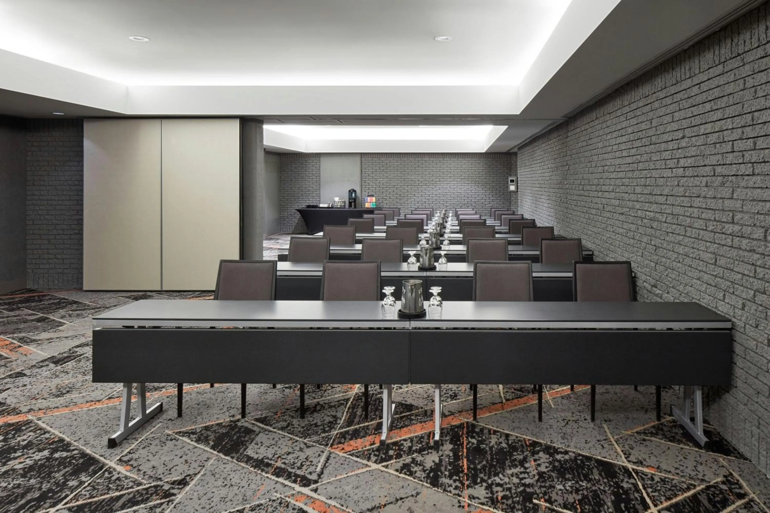 Meeting/conference room in Delta Hotels by Marriott Quebec