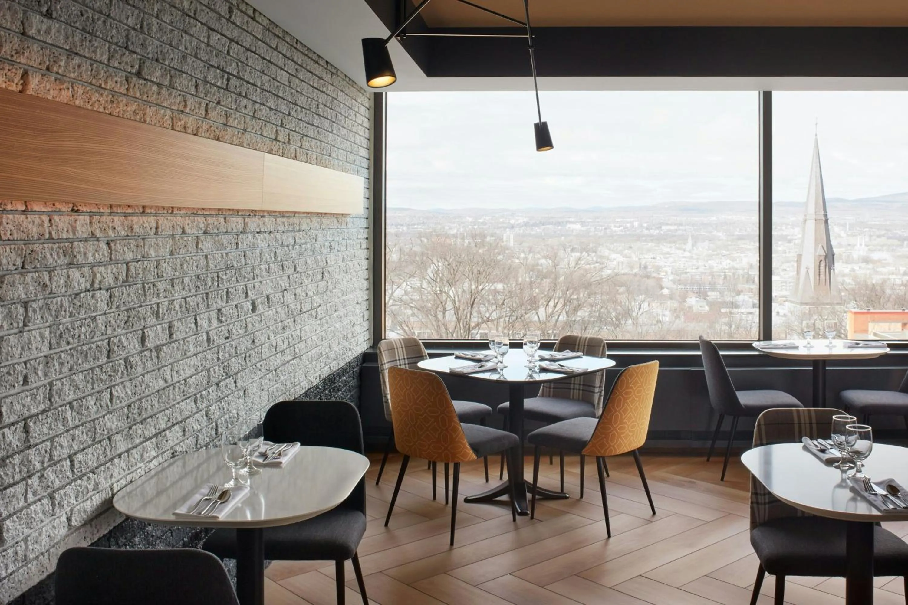 Restaurant/places to eat in Delta Hotels by Marriott Quebec