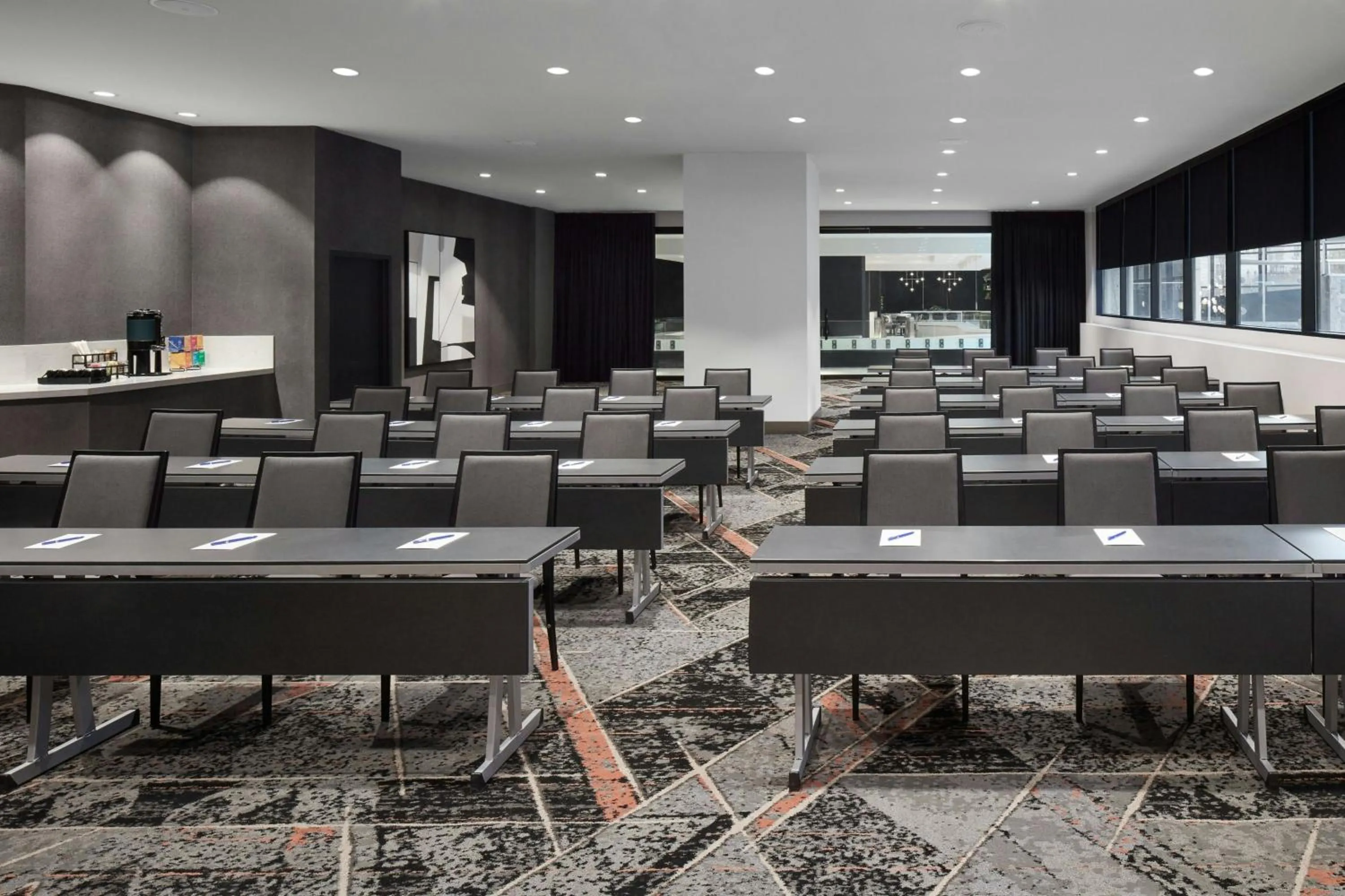 Meeting/conference room in Delta Hotels by Marriott Quebec