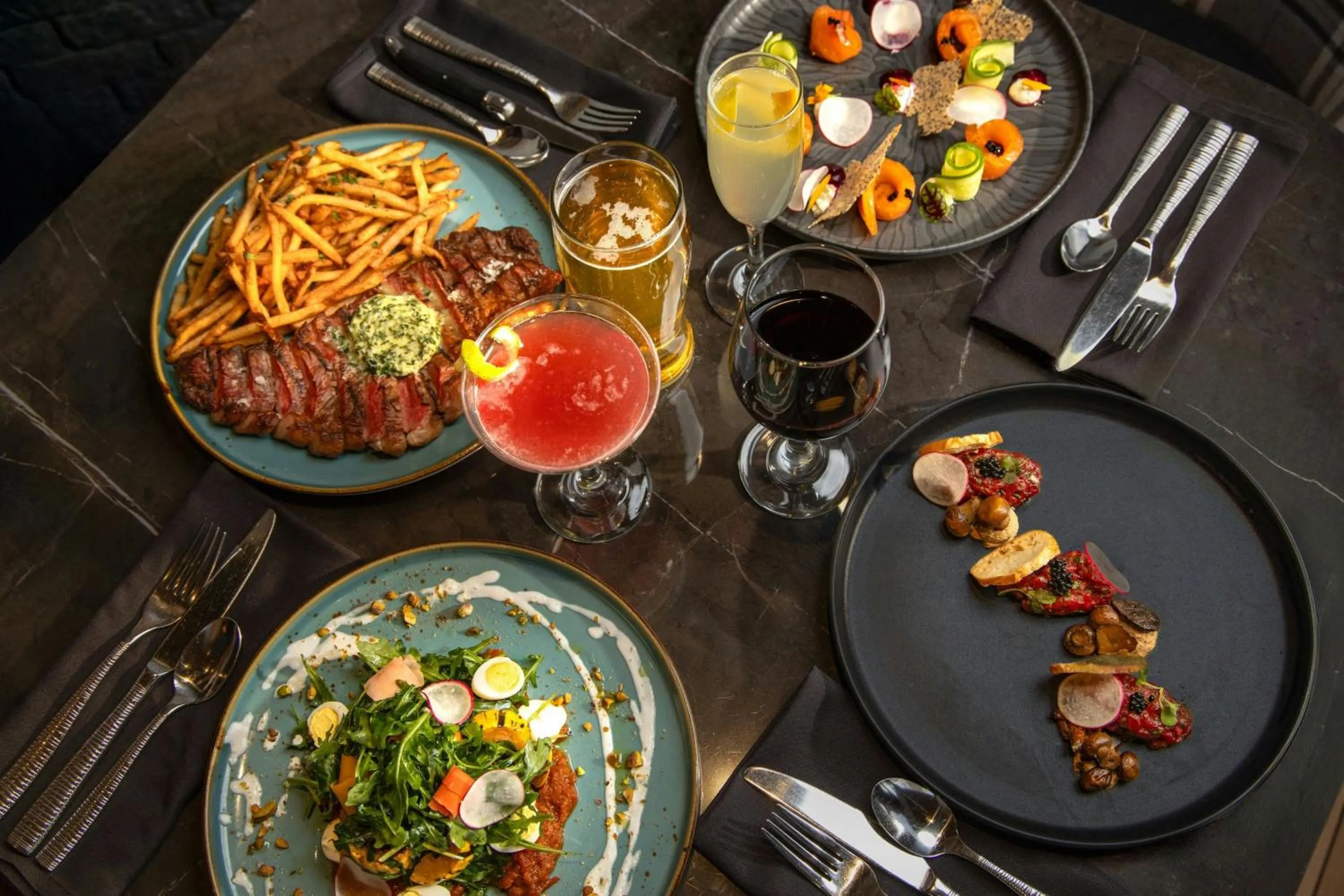 Restaurant/places to eat in Delta Hotels by Marriott Quebec