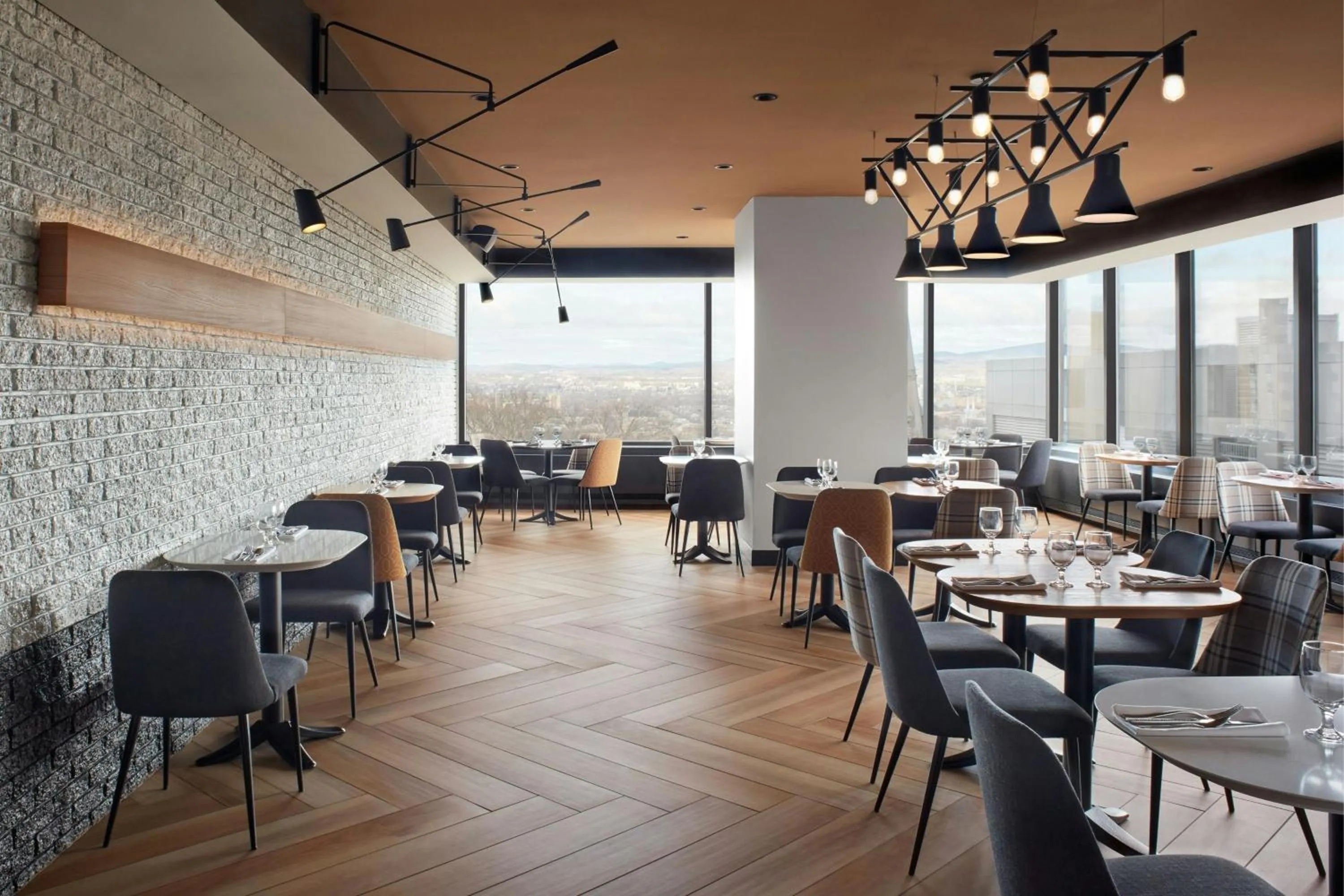 Restaurant/places to eat in Delta Hotels by Marriott Quebec