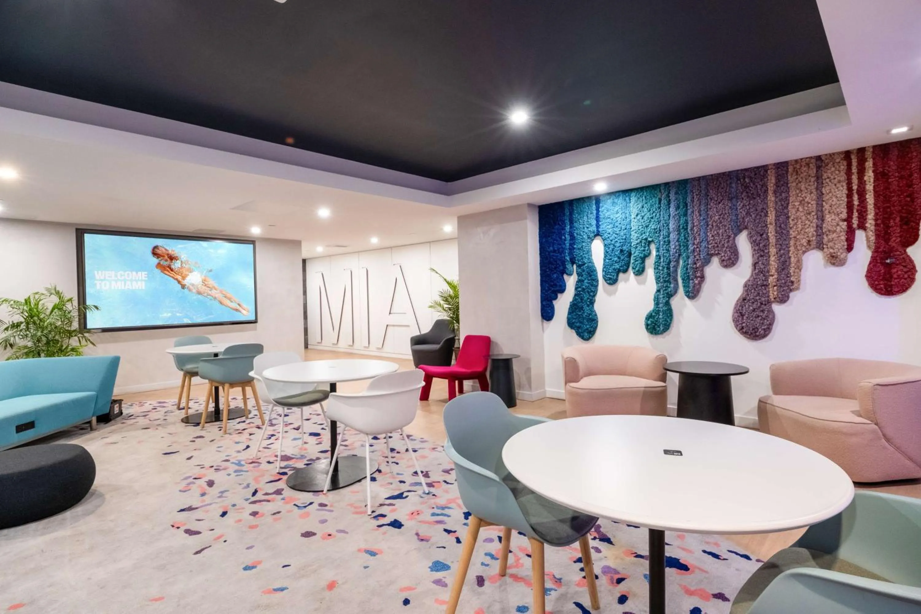 Property building in YOTEL Miami