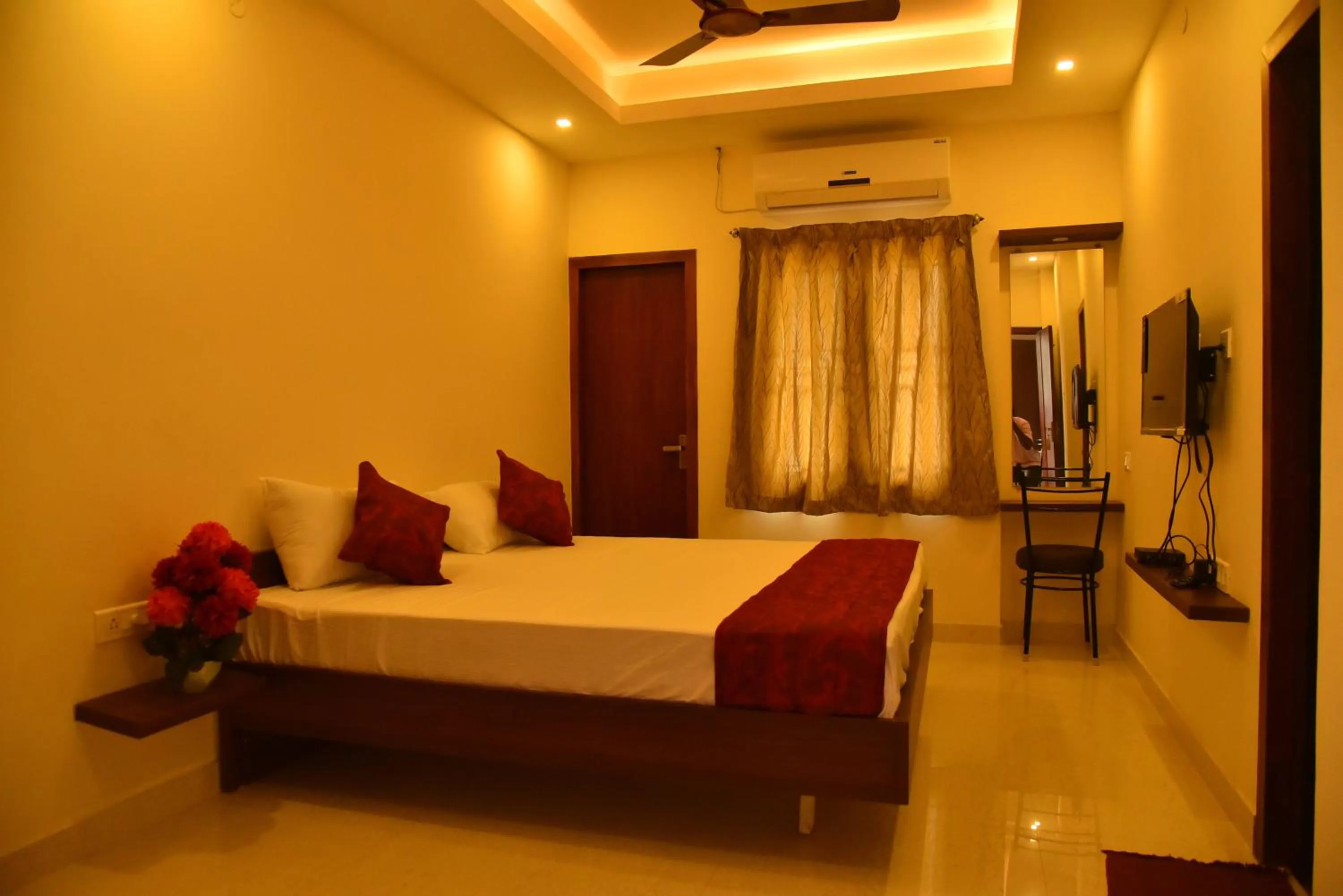 Photo of the whole room, Bed in Home Stay @ Kommiya Inn