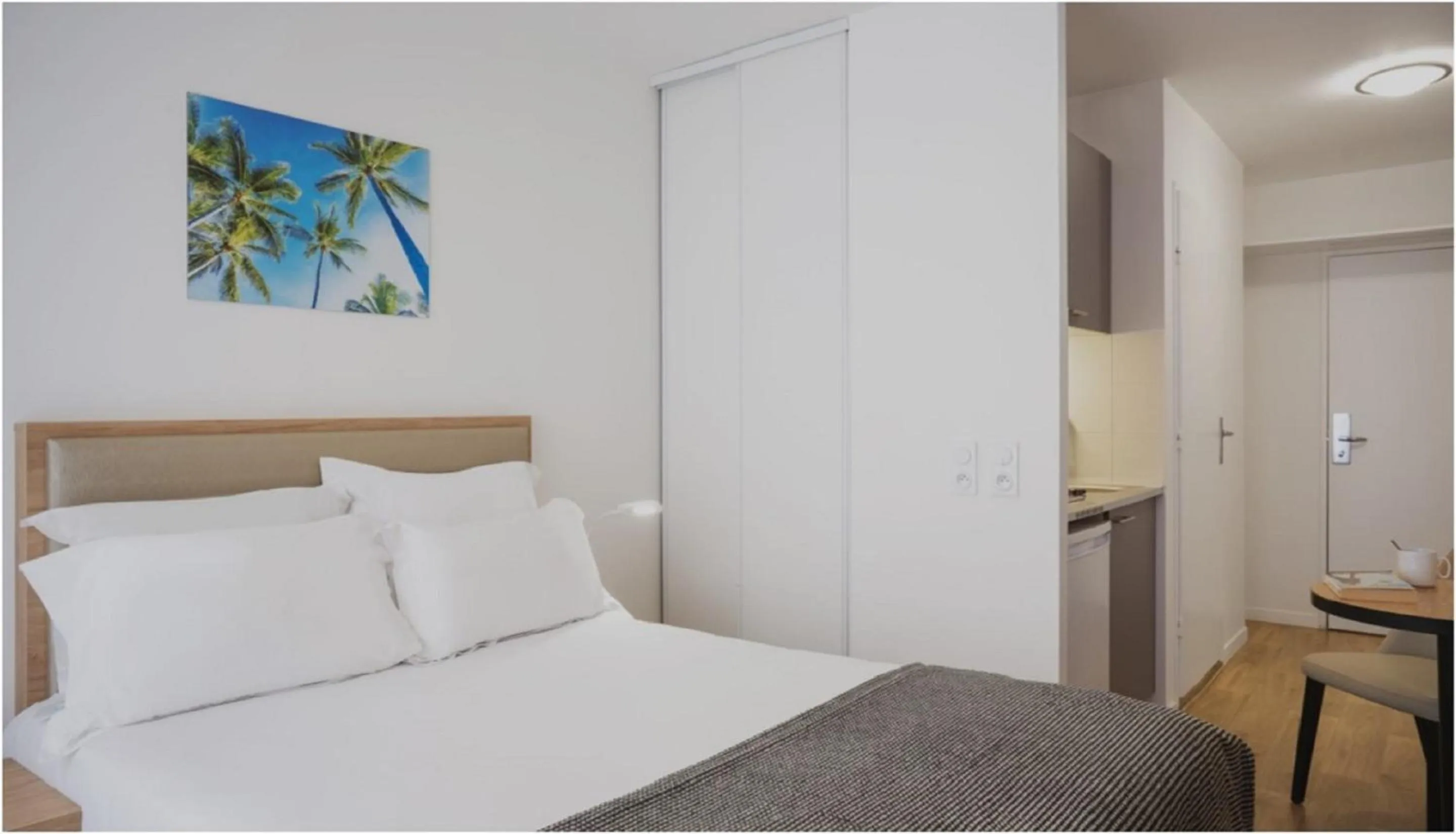 Bedroom, Bed in Séjours & Affaires Paris Bagnolet