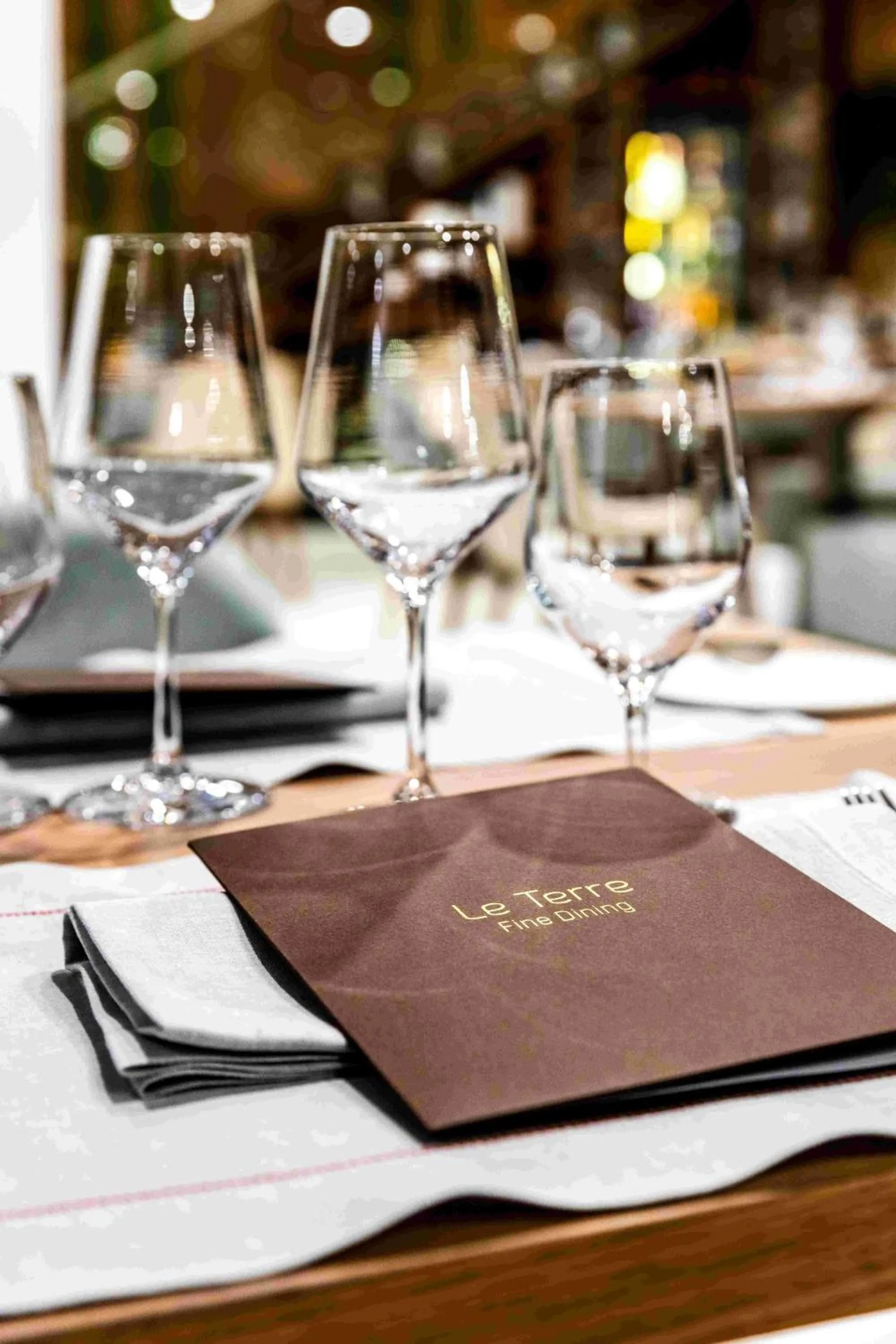 Restaurant/places to eat in Life Hotel