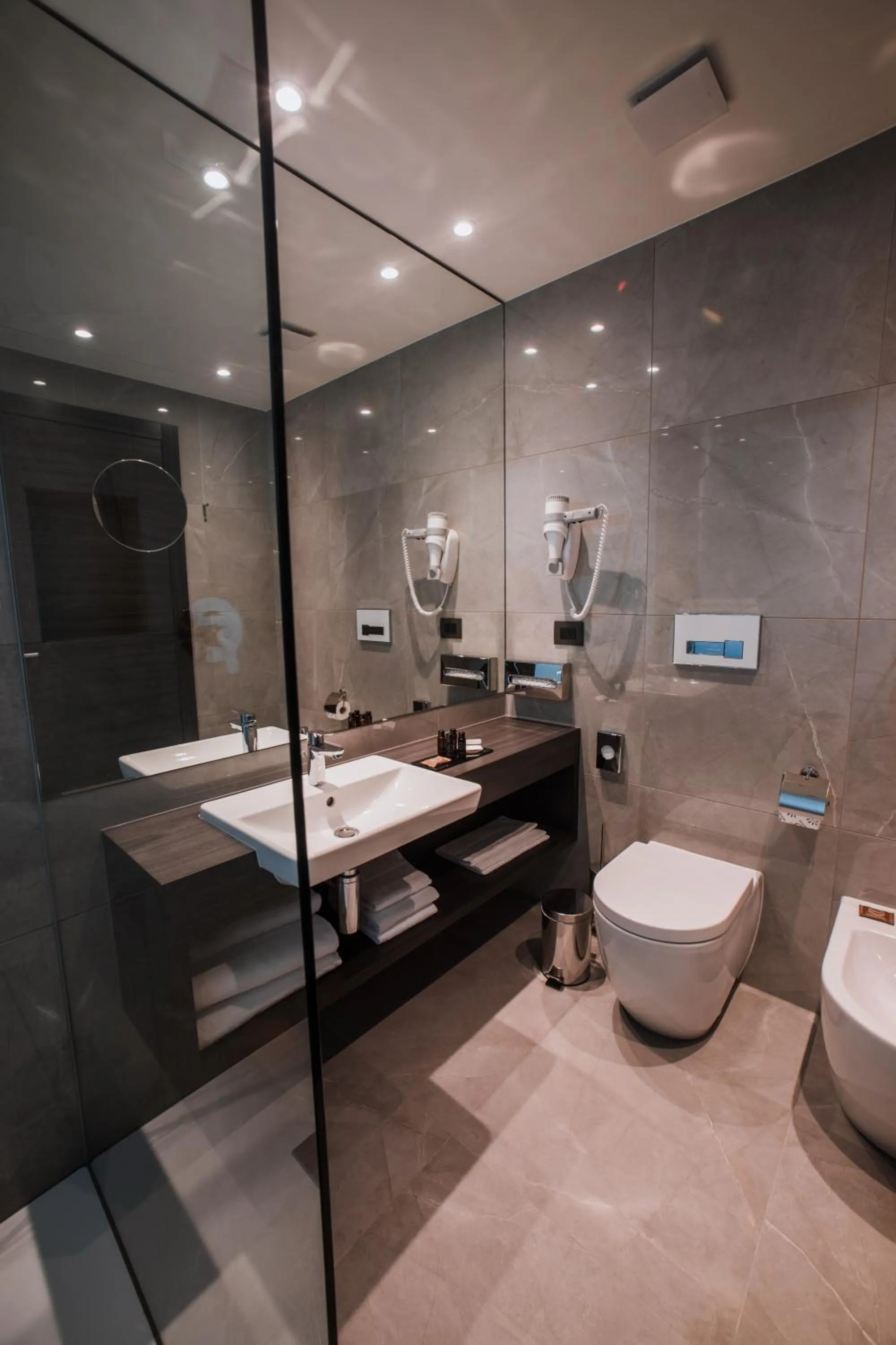 Shower in Life Hotel