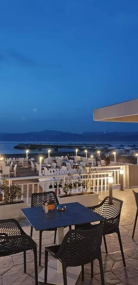 Aqua Luxury Suites by Estia