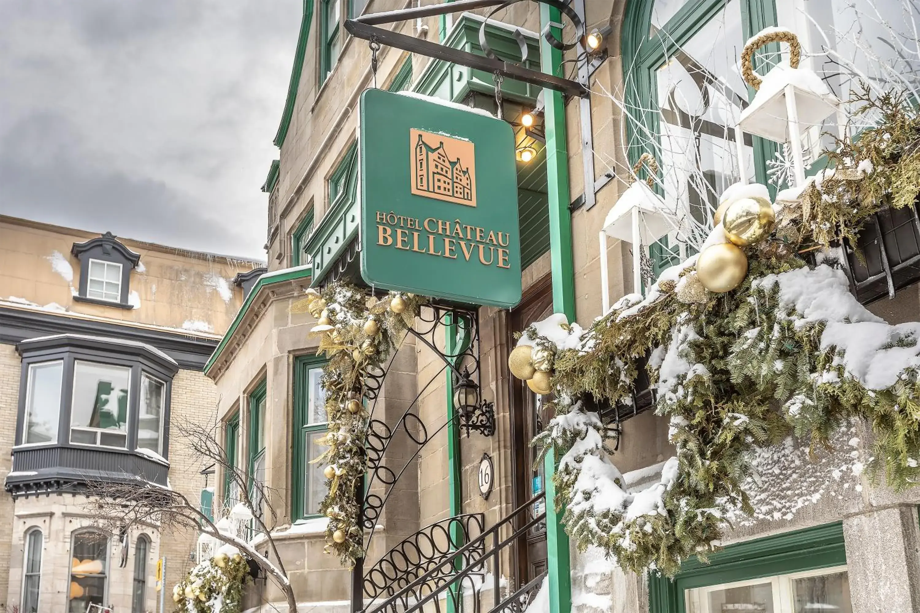 Facade/entrance in Hotel Chateau Bellevue Facade/entrance in Hotel Chateau Bellevue