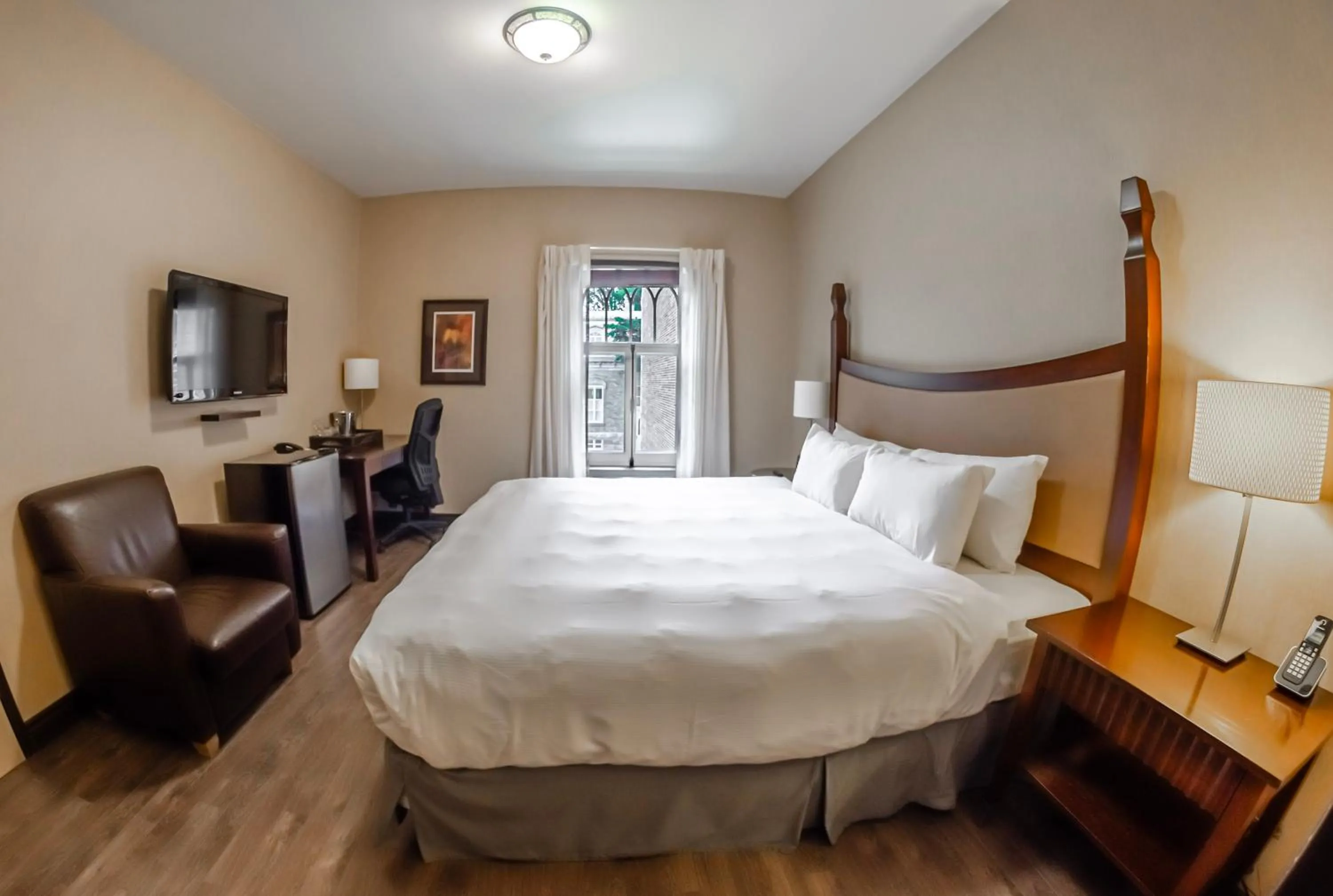 Bed in Hotel Chateau Bellevue