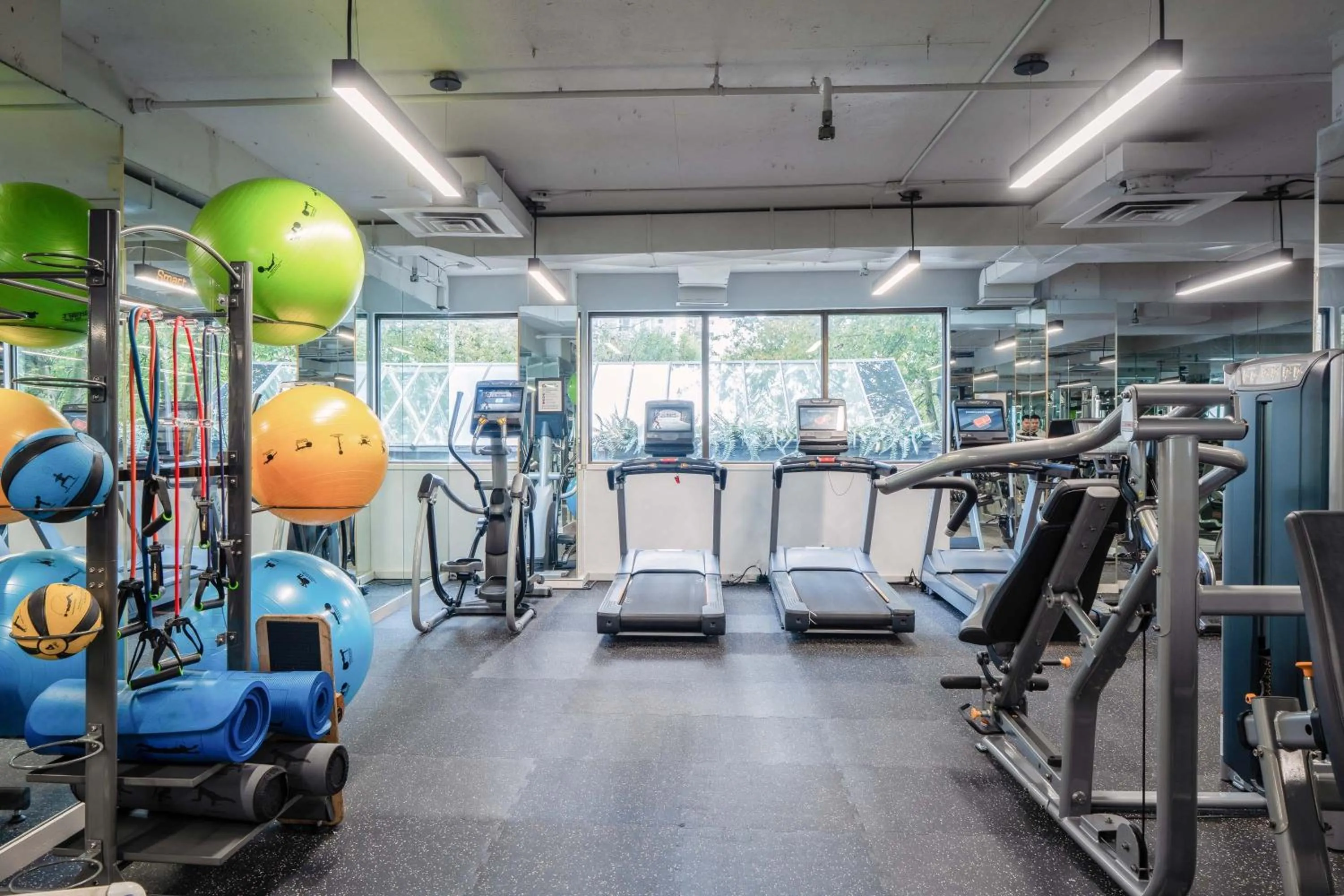 Fitness centre/facilities in The Sutton Place Hotel Vancouver