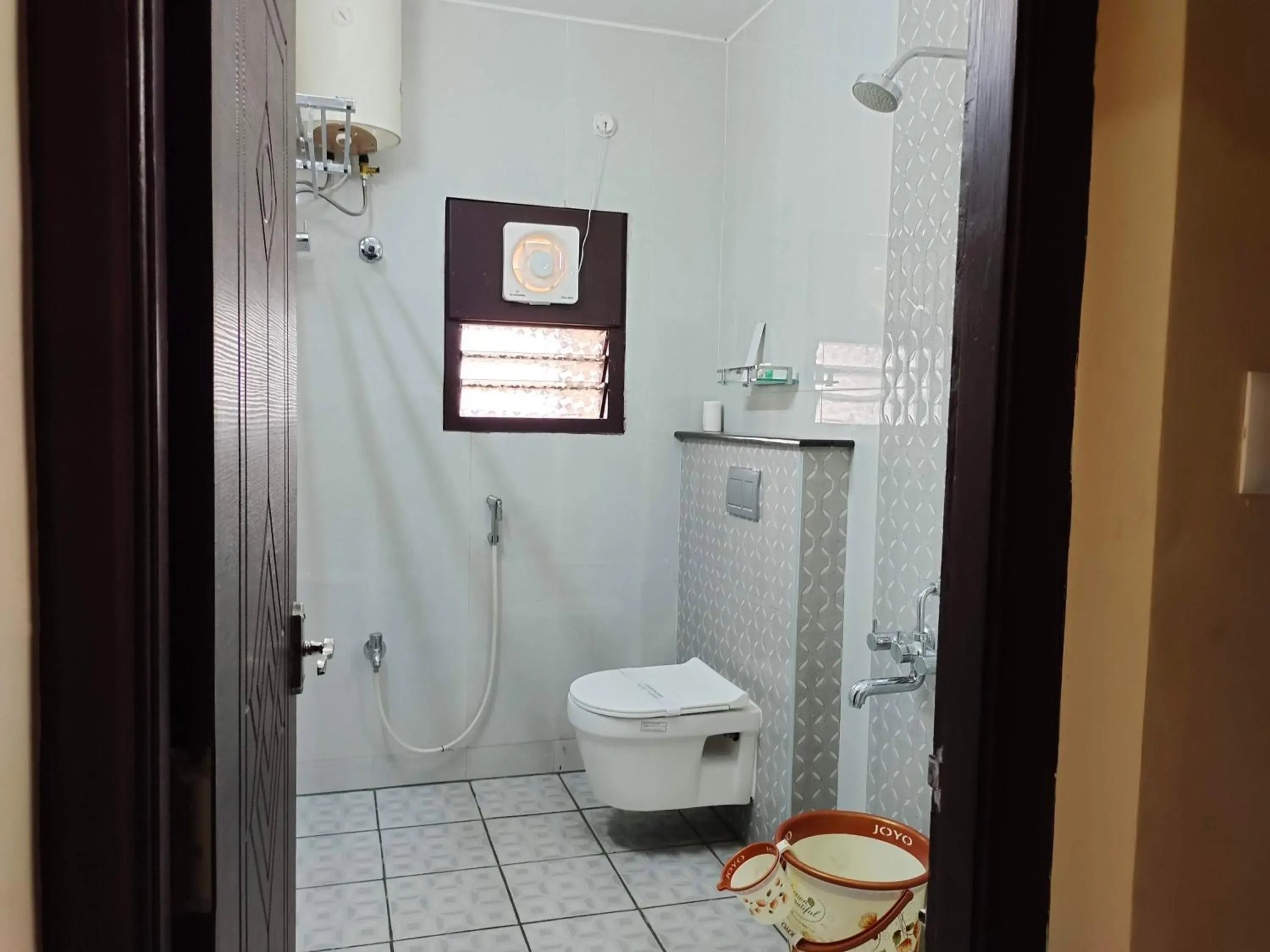 Bathroom in JOHN TOWERS Bathroom in JOHN TOWERS