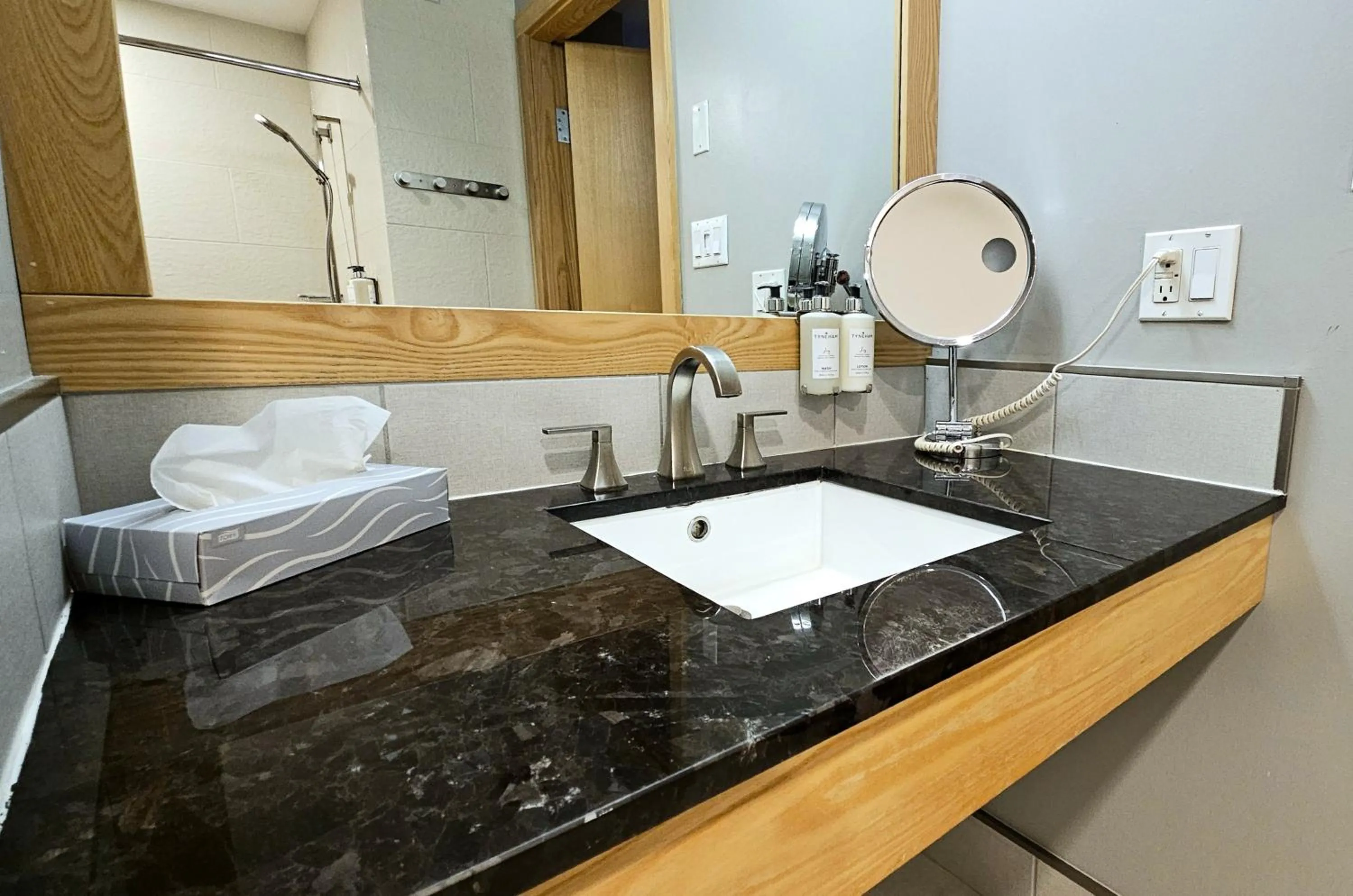 Bathroom in Brentwood Bay Resort & Spa