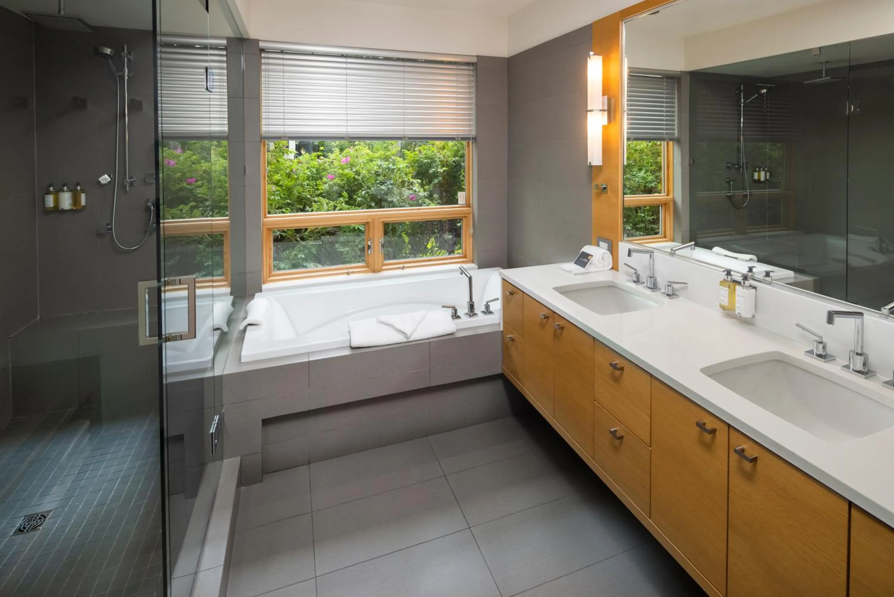 Bathroom in Brentwood Bay Resort & Spa