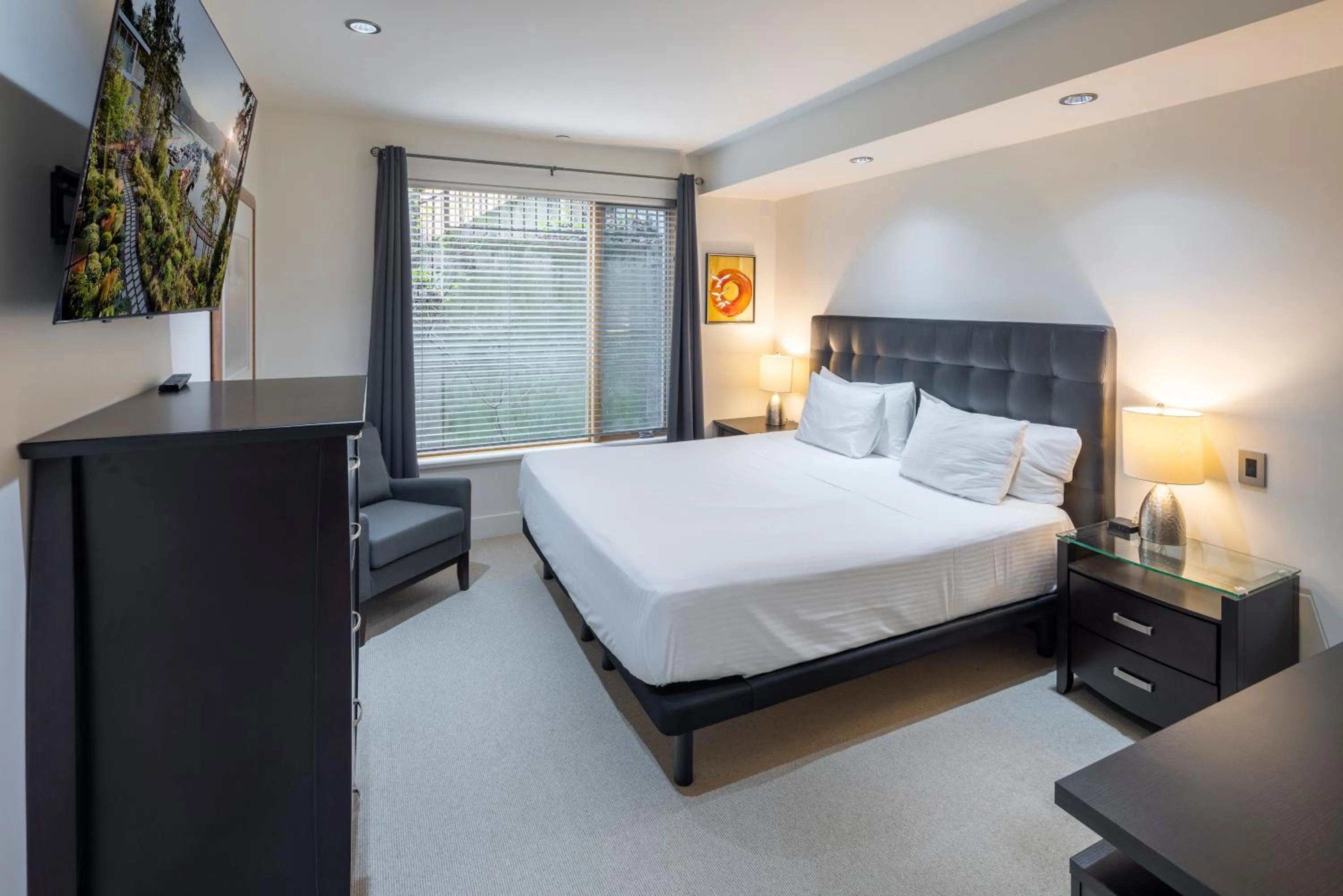 Bedroom, Bed in Brentwood Bay Resort & Spa