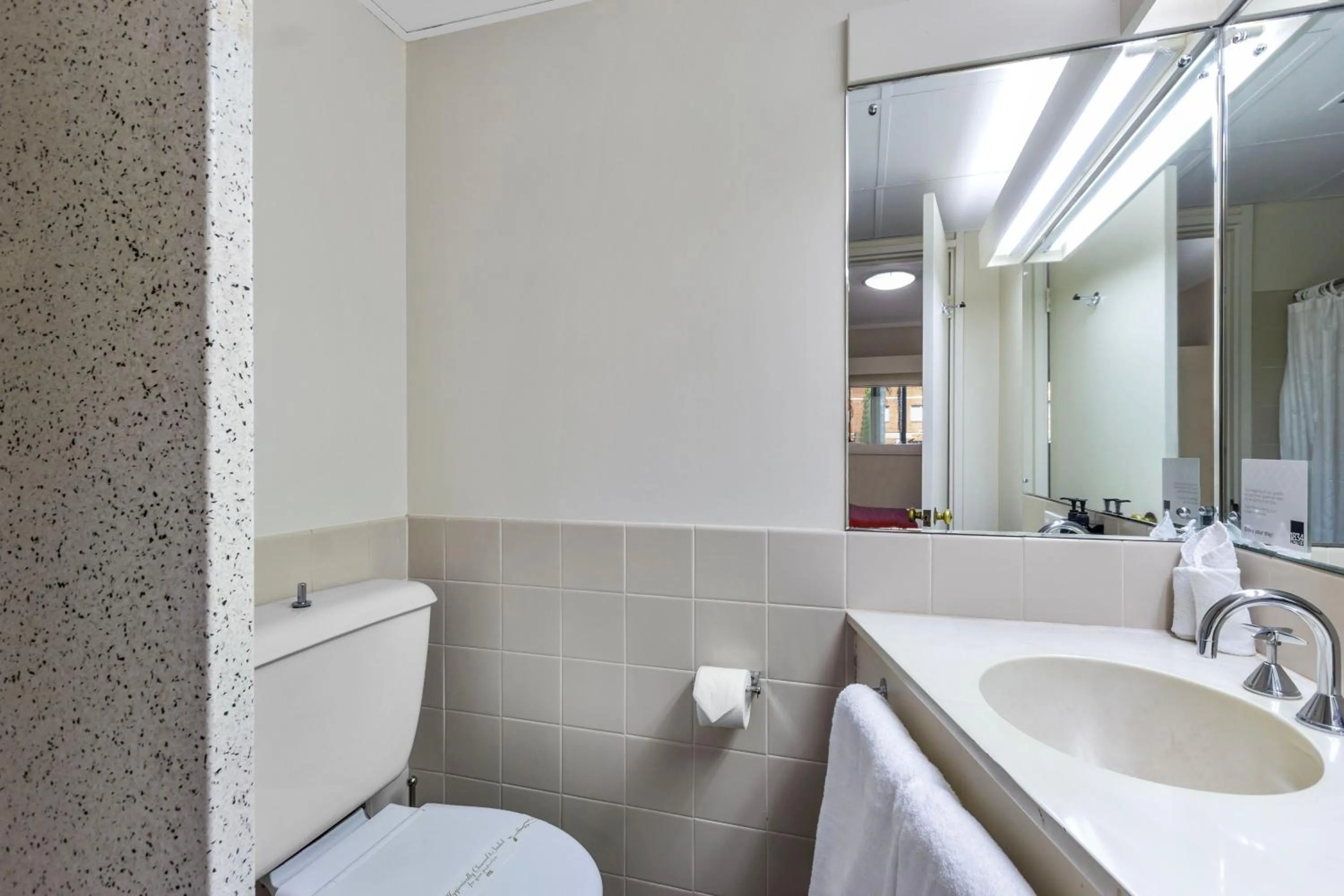 Bathroom in Econo Lodge North Adelaide