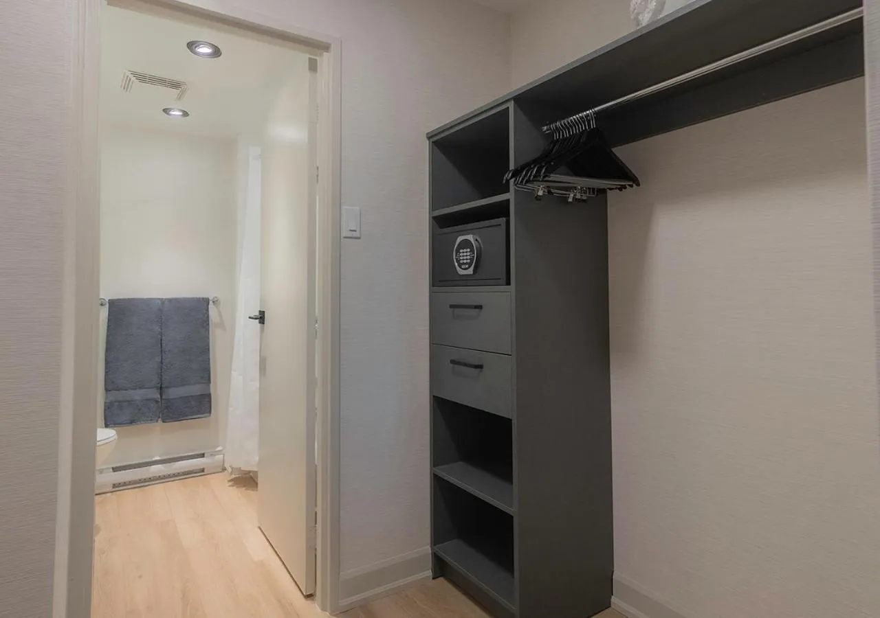 wardrobe in Les Suites Hotel Ottawa