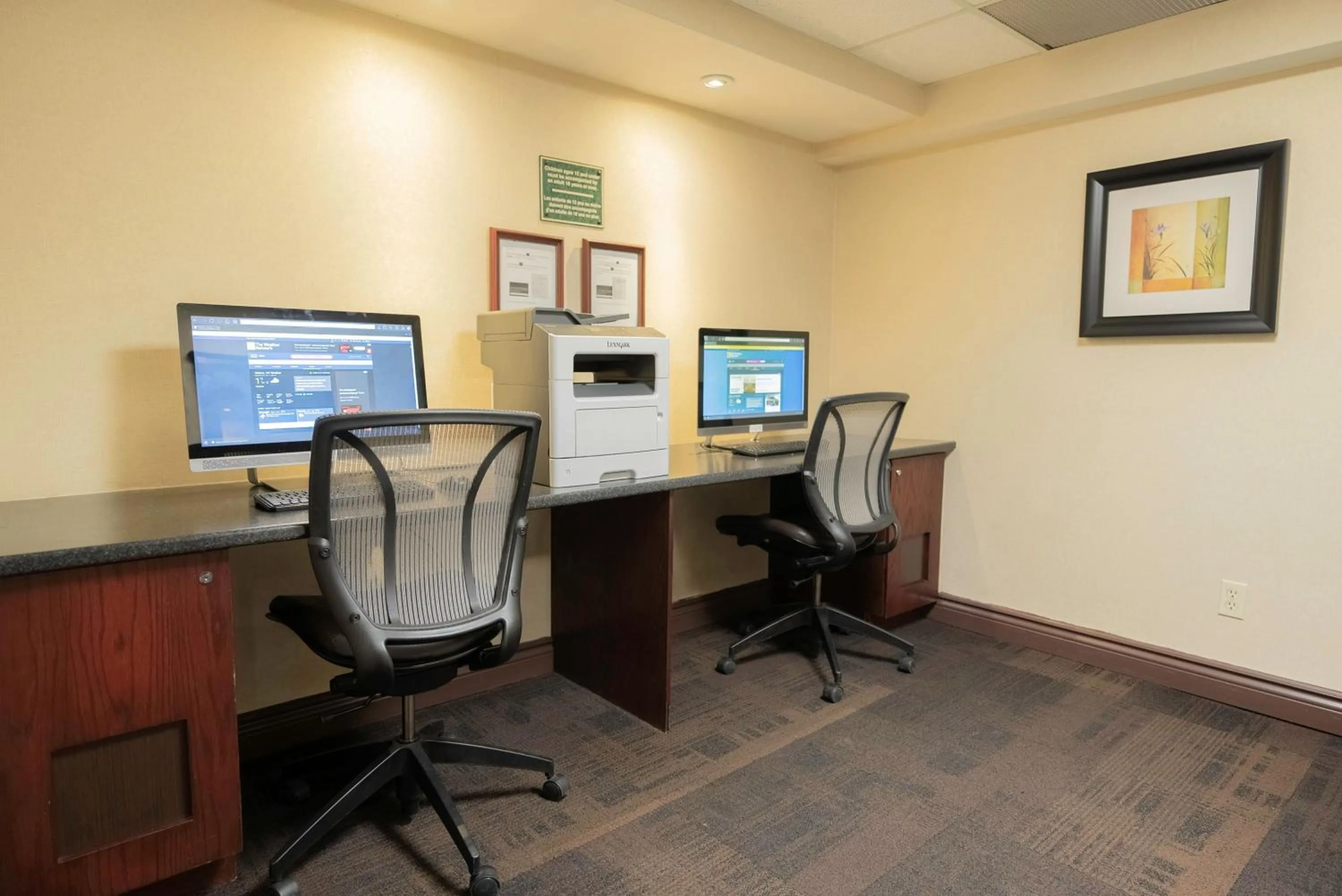 Business facilities in Les Suites Hotel Ottawa